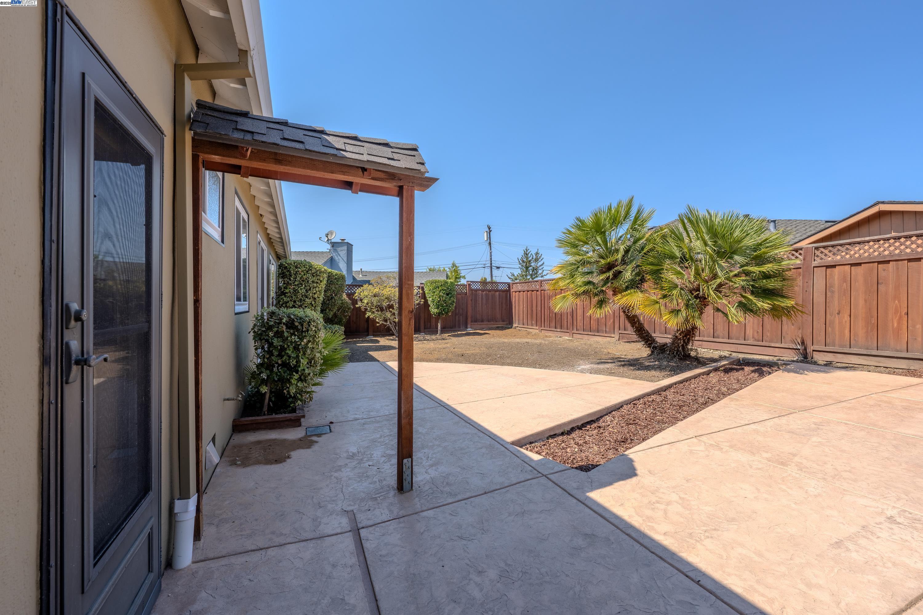 Detail Gallery Image 26 of 30 For 914 School St, San Leandro,  CA 94577 - 3 Beds | 1/1 Baths
