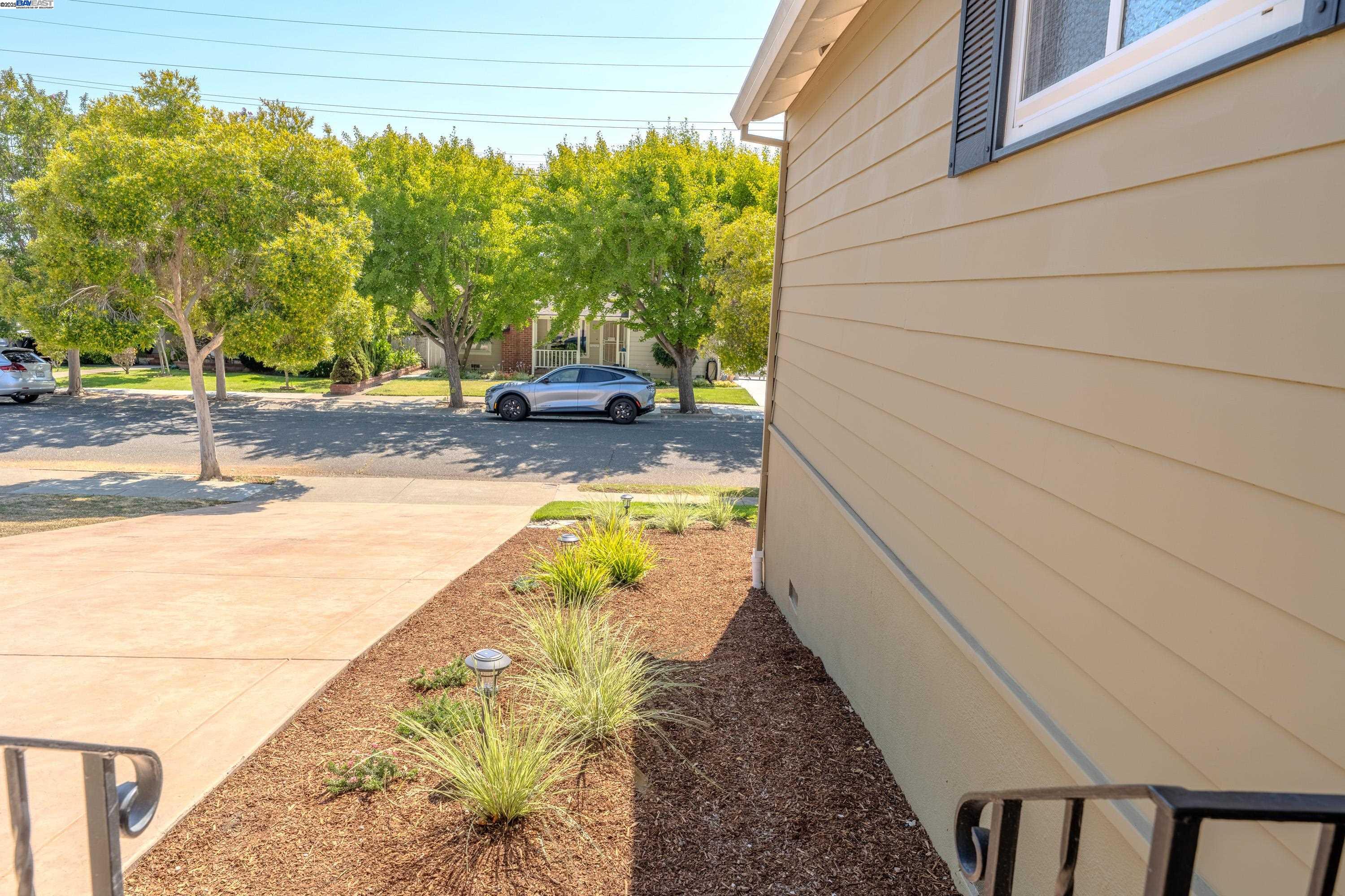 Detail Gallery Image 28 of 30 For 914 School St, San Leandro,  CA 94577 - 3 Beds | 1/1 Baths