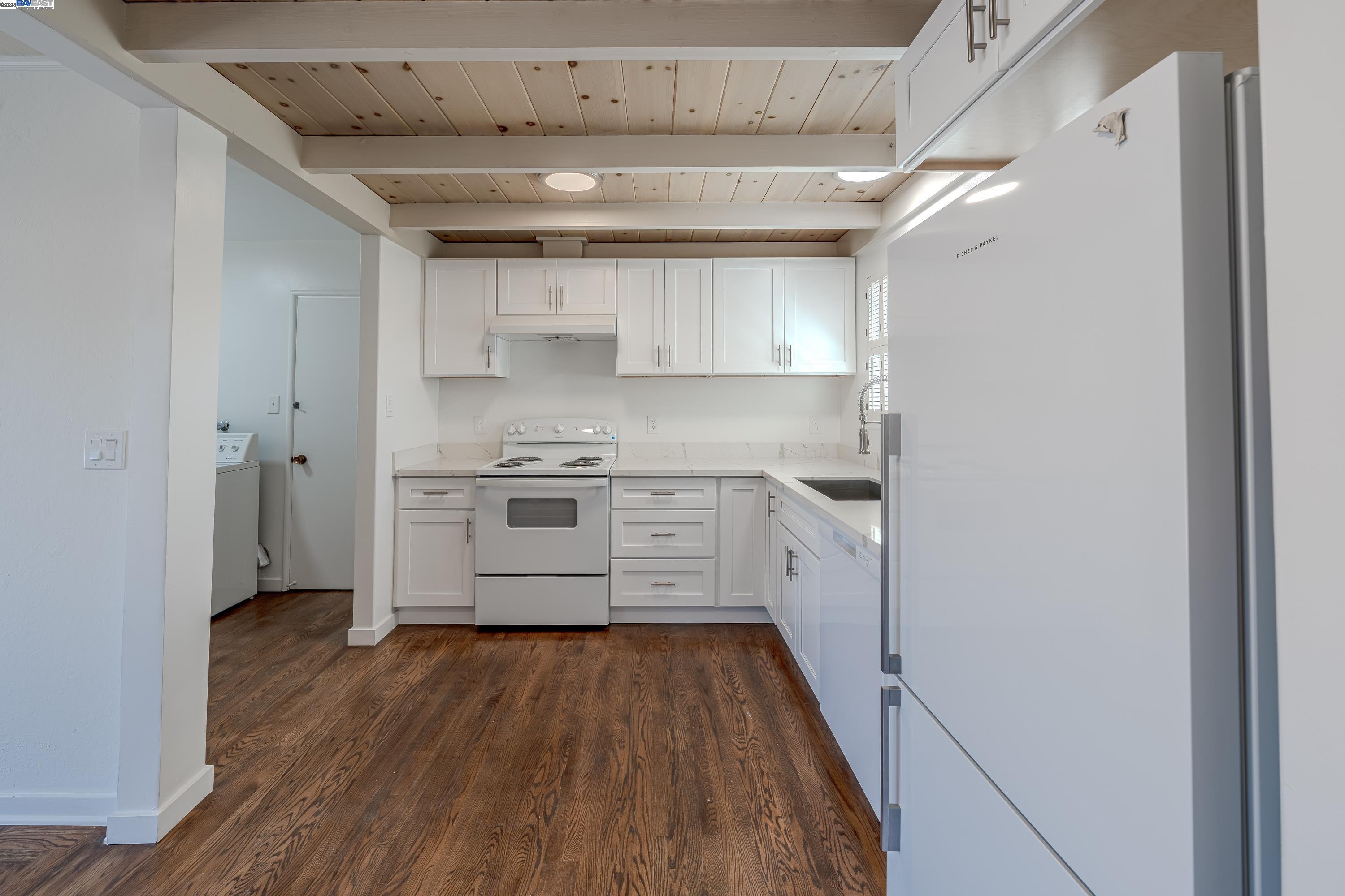 Detail Gallery Image 10 of 30 For 914 School St, San Leandro,  CA 94577 - 3 Beds | 1/1 Baths
