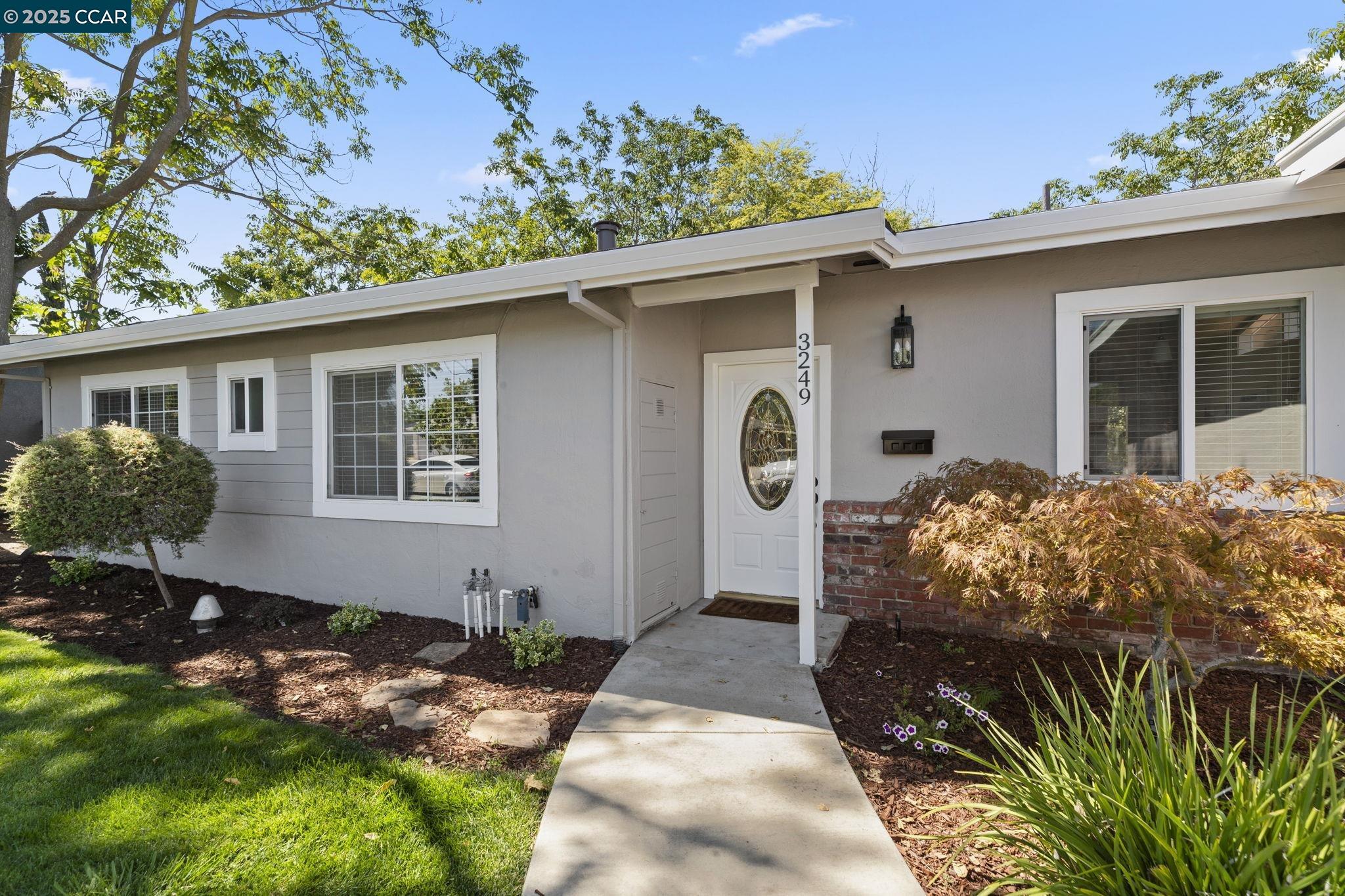 Detail Gallery Image 2 of 34 For 3249 Claudia Dr, Concord,  CA 94519 - 4 Beds | 2 Baths