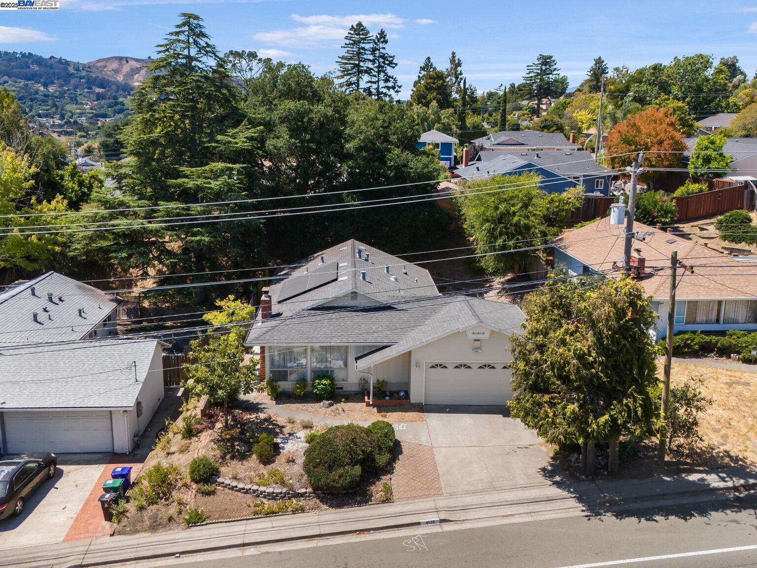 Detail Gallery Image 9 of 60 For 4520 Valley View Rd, Richmond,  CA 94803 - 3 Beds | 2 Baths