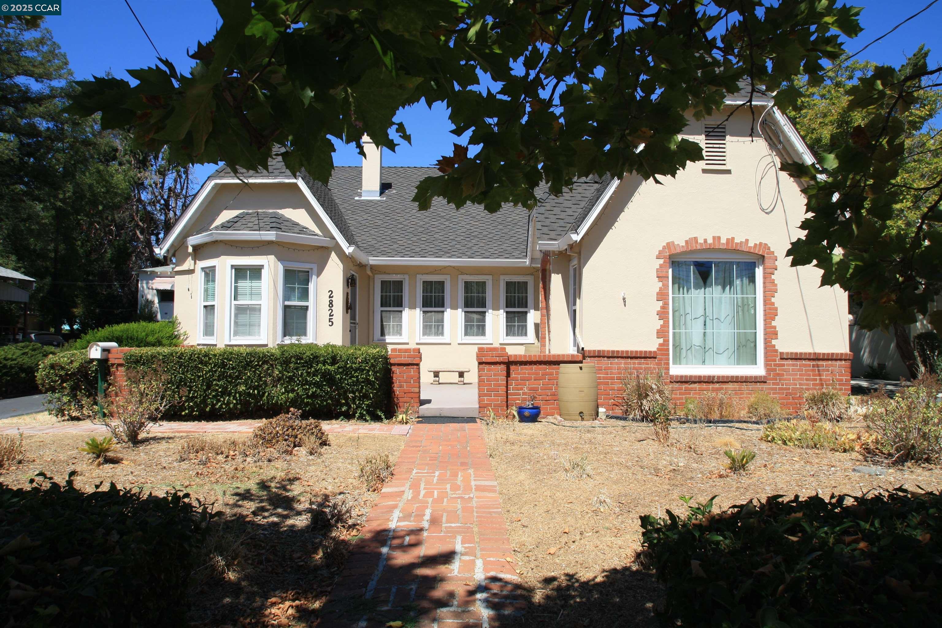 Detail Gallery Image 1 of 35 For 2825 Concord Blvd, Concord,  CA 94519 - 4 Beds | 2 Baths