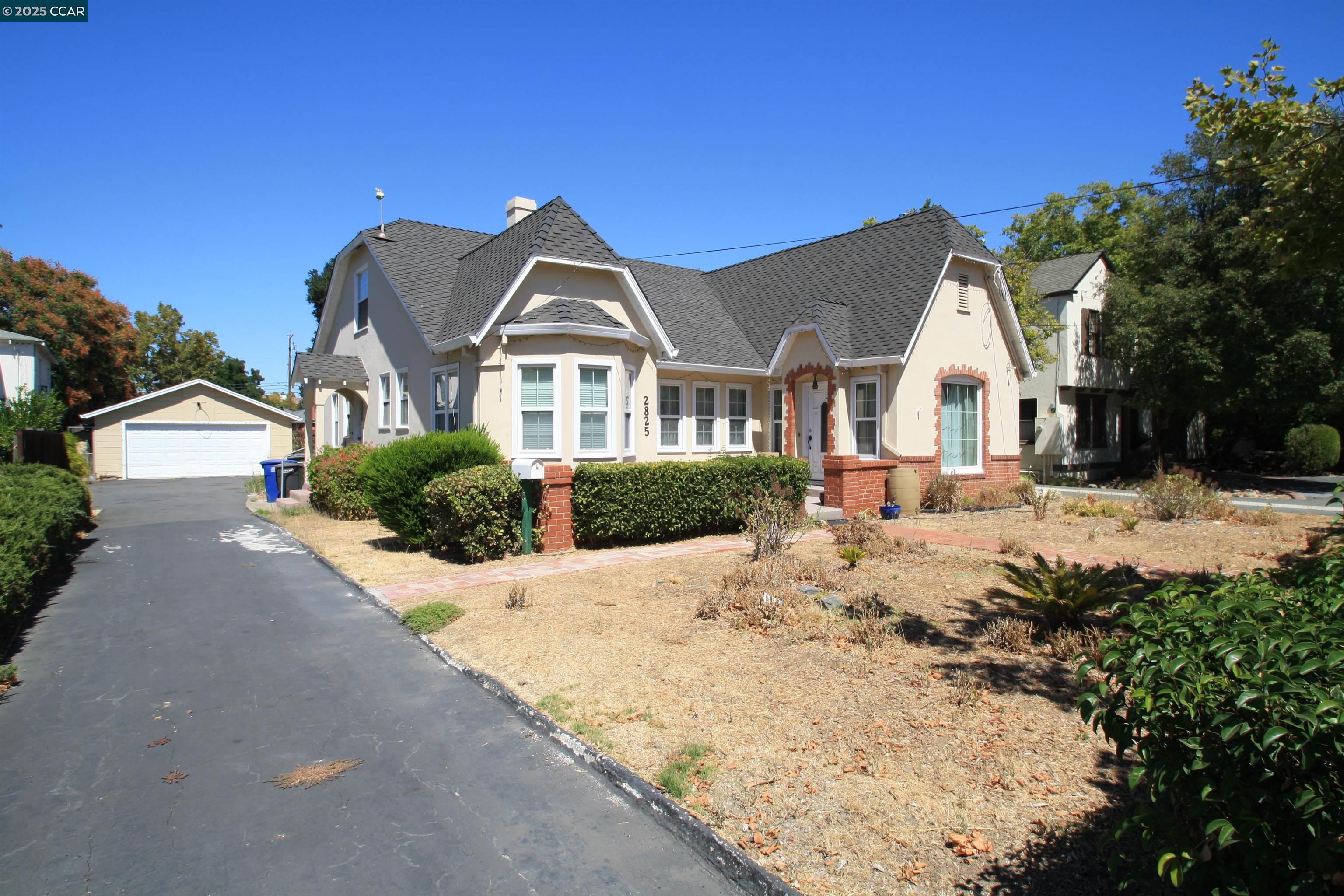 Detail Gallery Image 3 of 35 For 2825 Concord Blvd, Concord,  CA 94519 - 4 Beds | 2 Baths