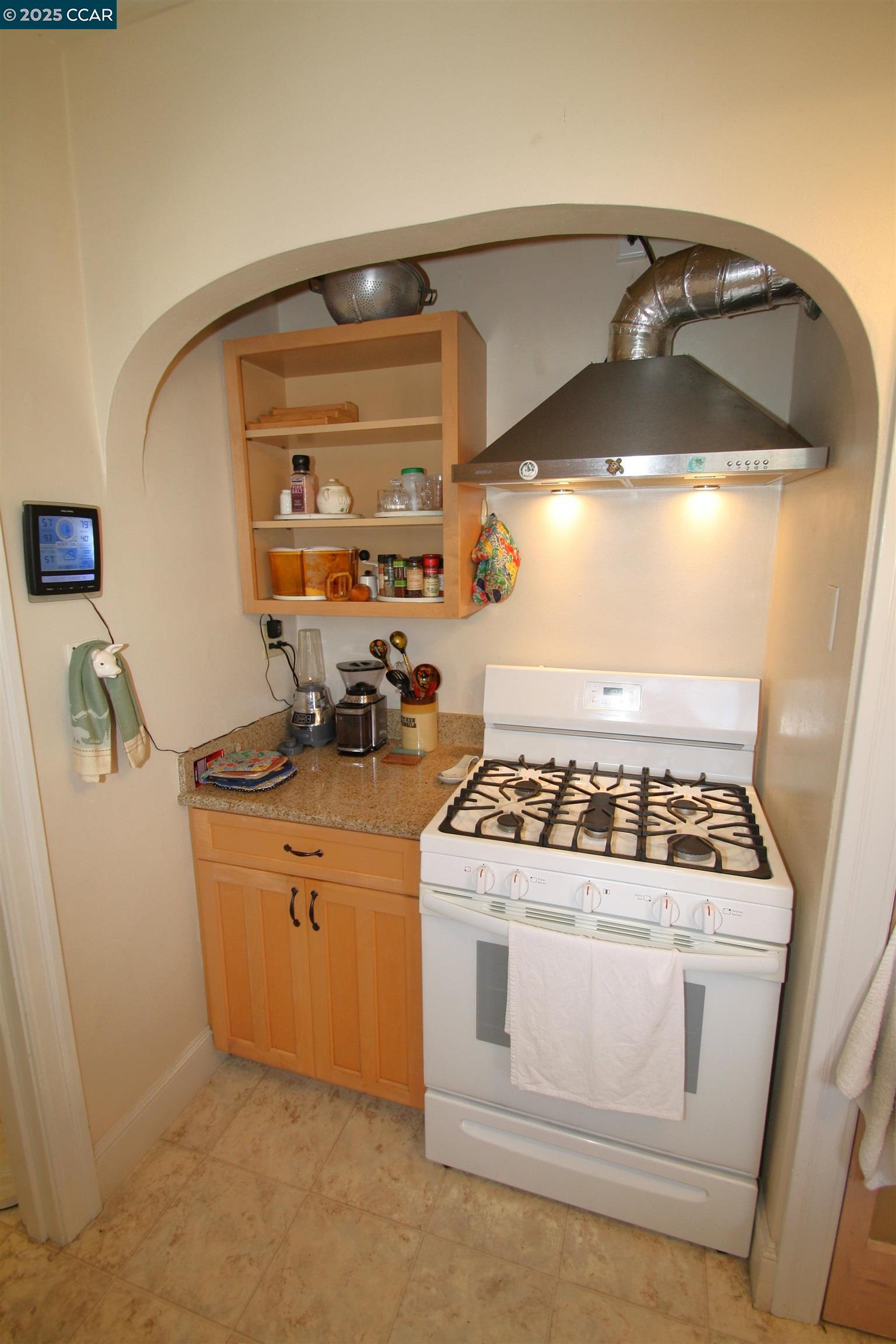 Detail Gallery Image 21 of 35 For 2825 Concord Blvd, Concord,  CA 94519 - 4 Beds | 2 Baths