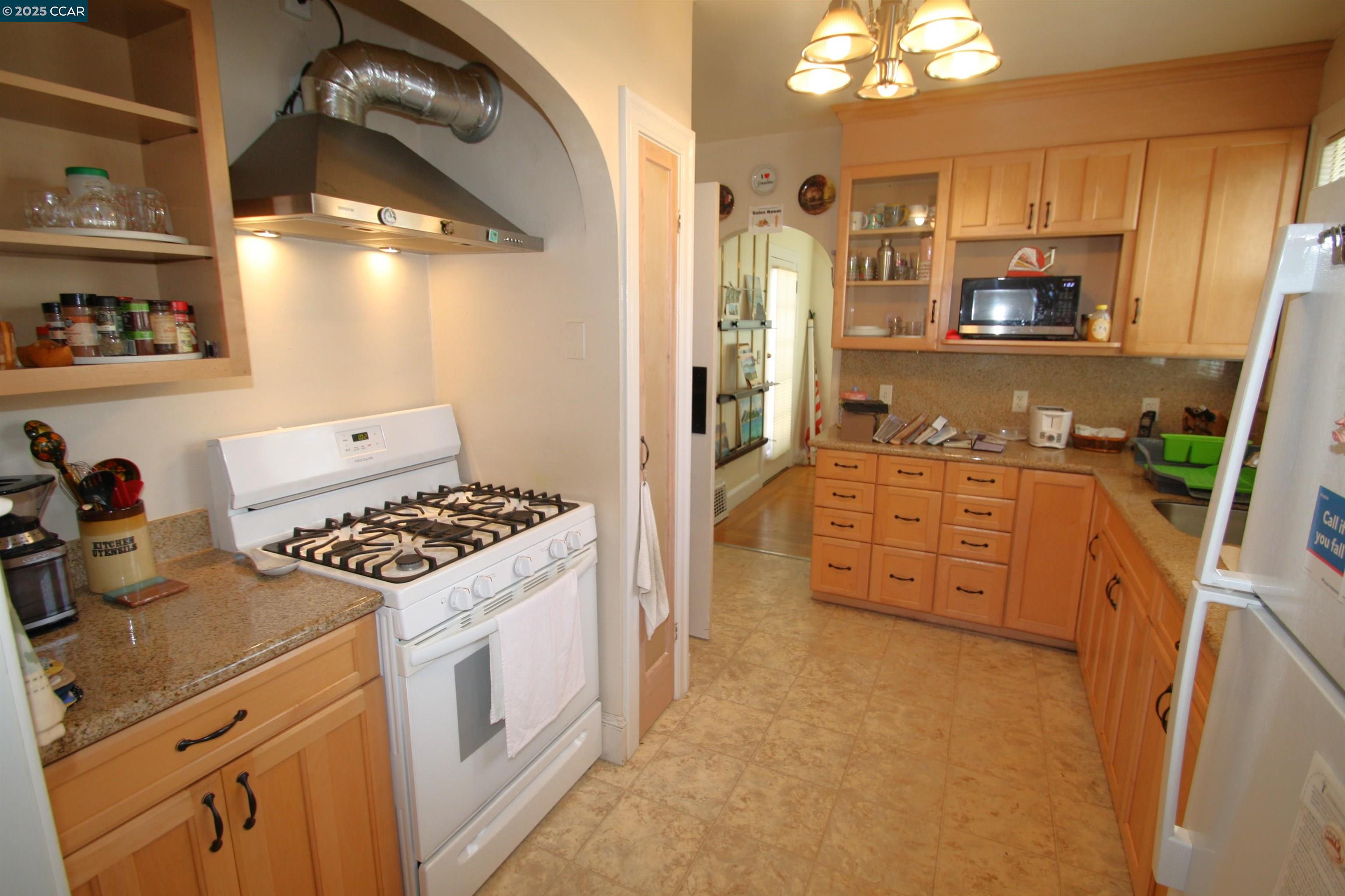 Detail Gallery Image 22 of 35 For 2825 Concord Blvd, Concord,  CA 94519 - 4 Beds | 2 Baths