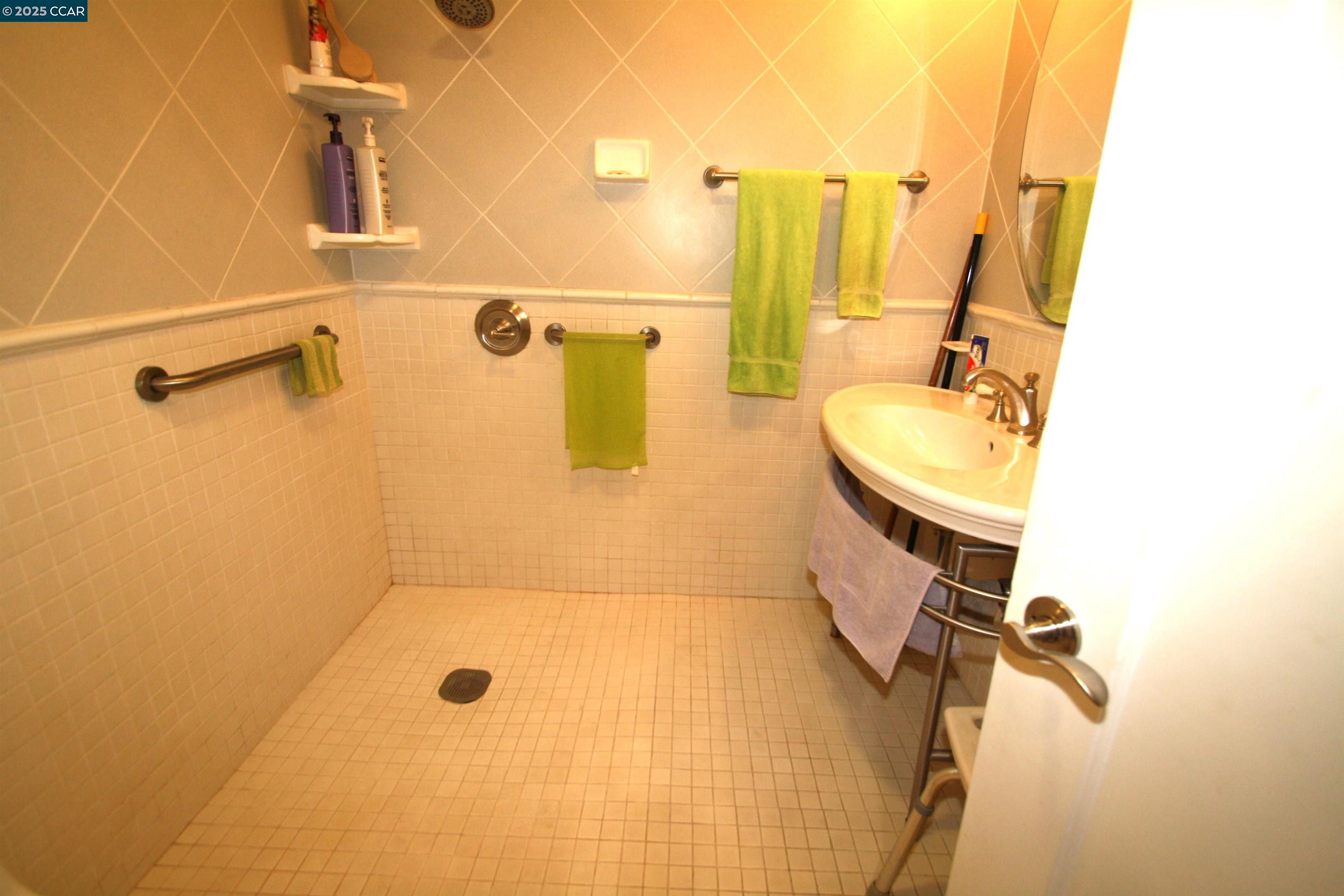 Detail Gallery Image 31 of 35 For 2825 Concord Blvd, Concord,  CA 94519 - 4 Beds | 2 Baths