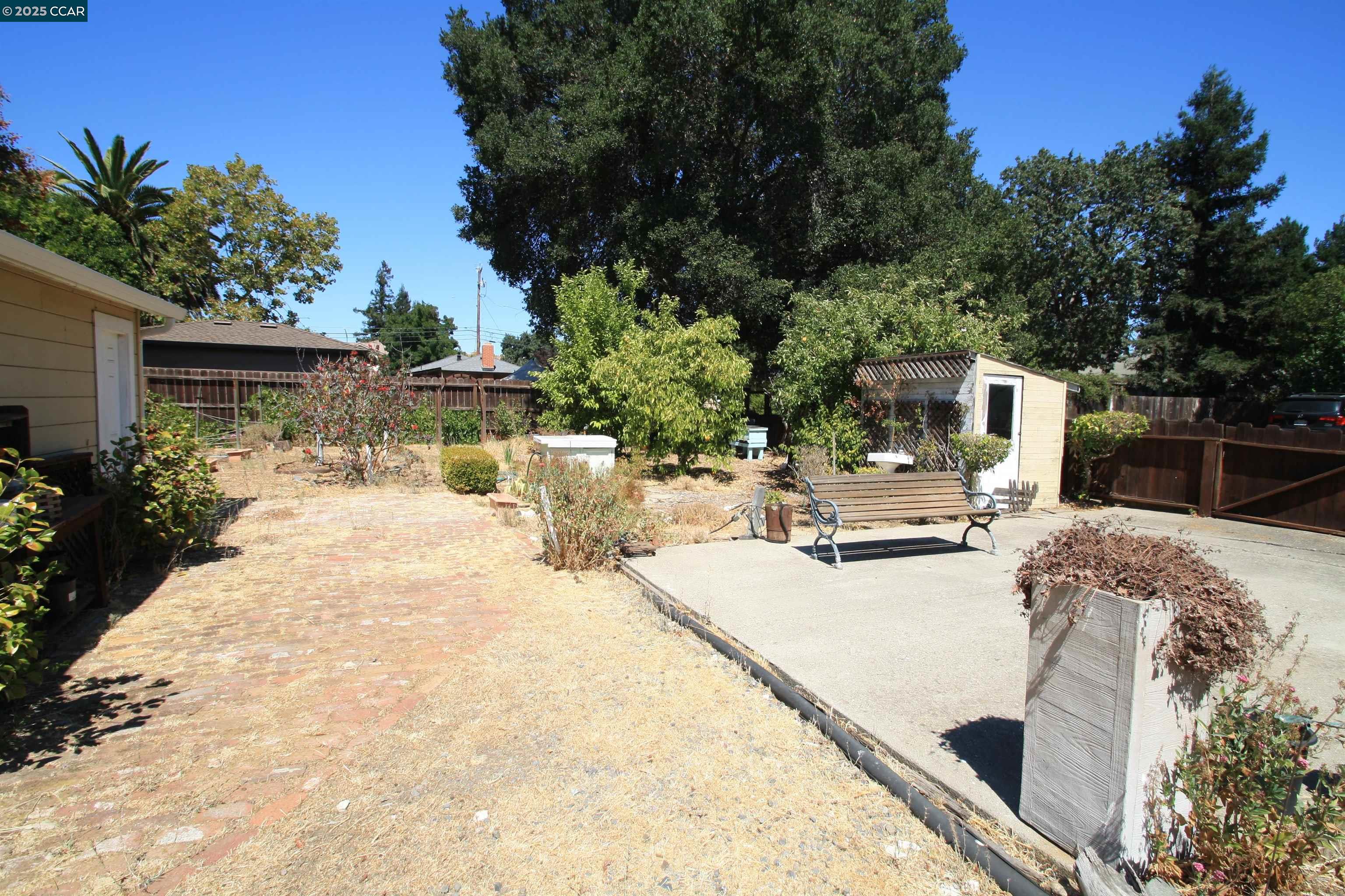 Detail Gallery Image 7 of 35 For 2825 Concord Blvd, Concord,  CA 94519 - 4 Beds | 2 Baths