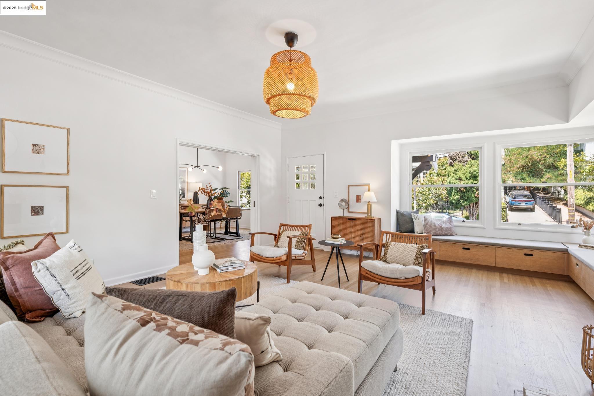Detail Gallery Image 11 of 45 For 2848 Russell St, Berkeley,  CA 94705 - 3 Beds | 2 Baths