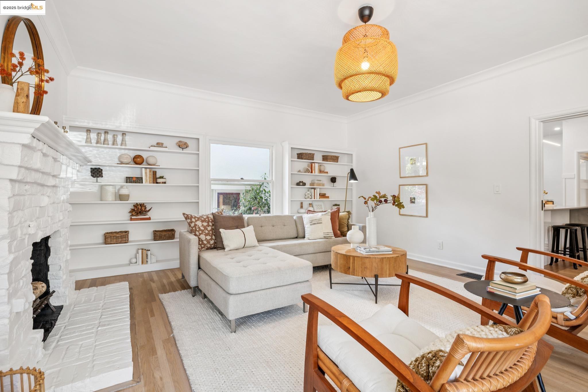 Detail Gallery Image 12 of 45 For 2848 Russell St, Berkeley,  CA 94705 - 3 Beds | 2 Baths