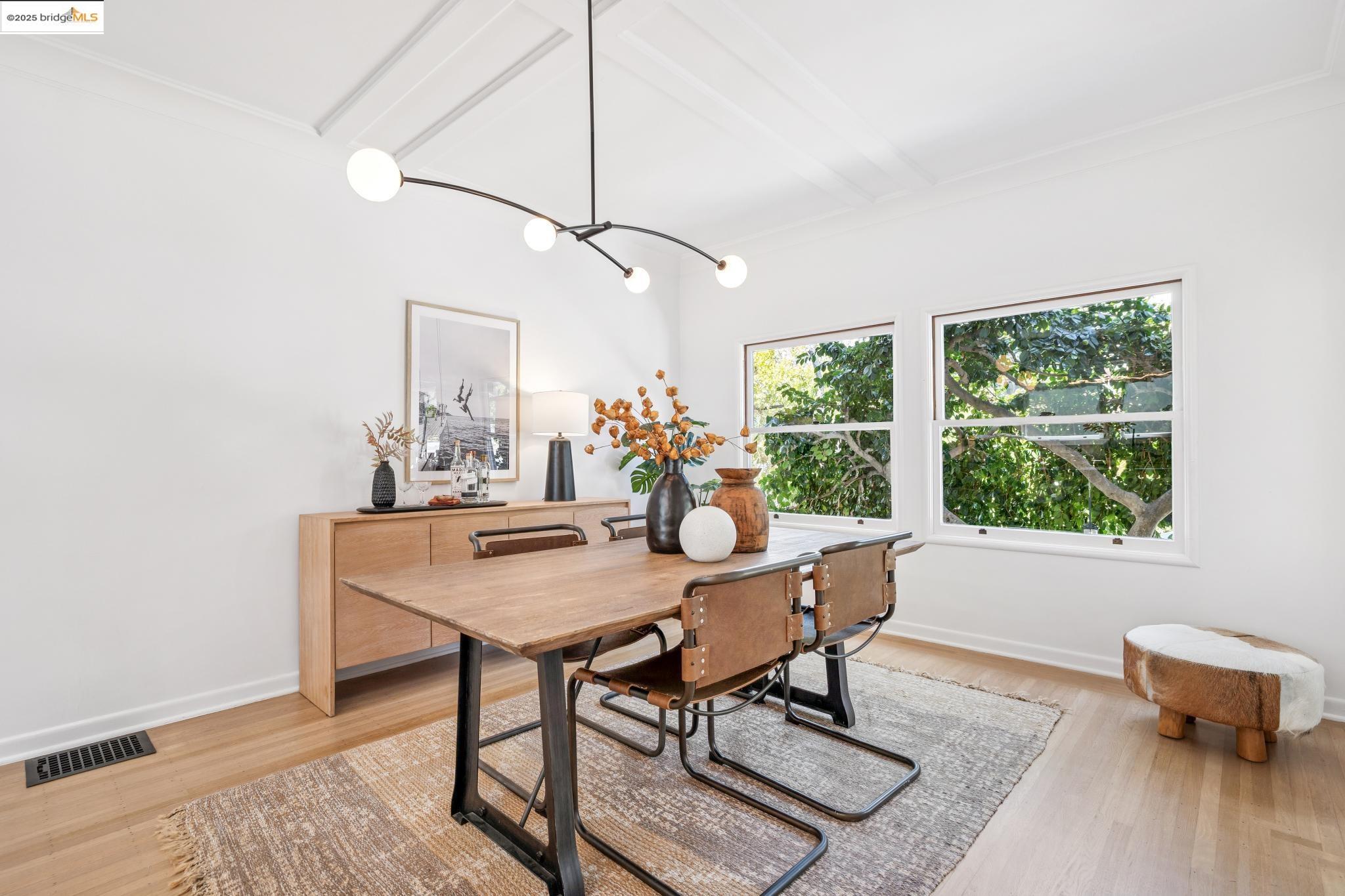 Detail Gallery Image 13 of 45 For 2848 Russell St, Berkeley,  CA 94705 - 3 Beds | 2 Baths