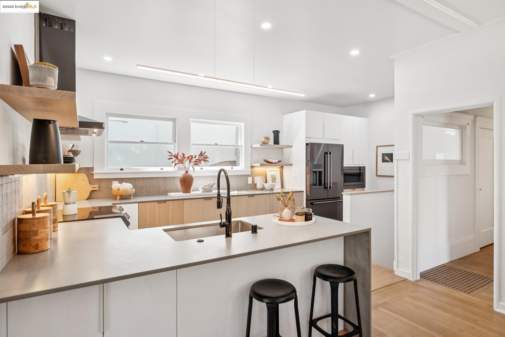 Detail Gallery Image 16 of 45 For 2848 Russell St, Berkeley,  CA 94705 - 3 Beds | 2 Baths