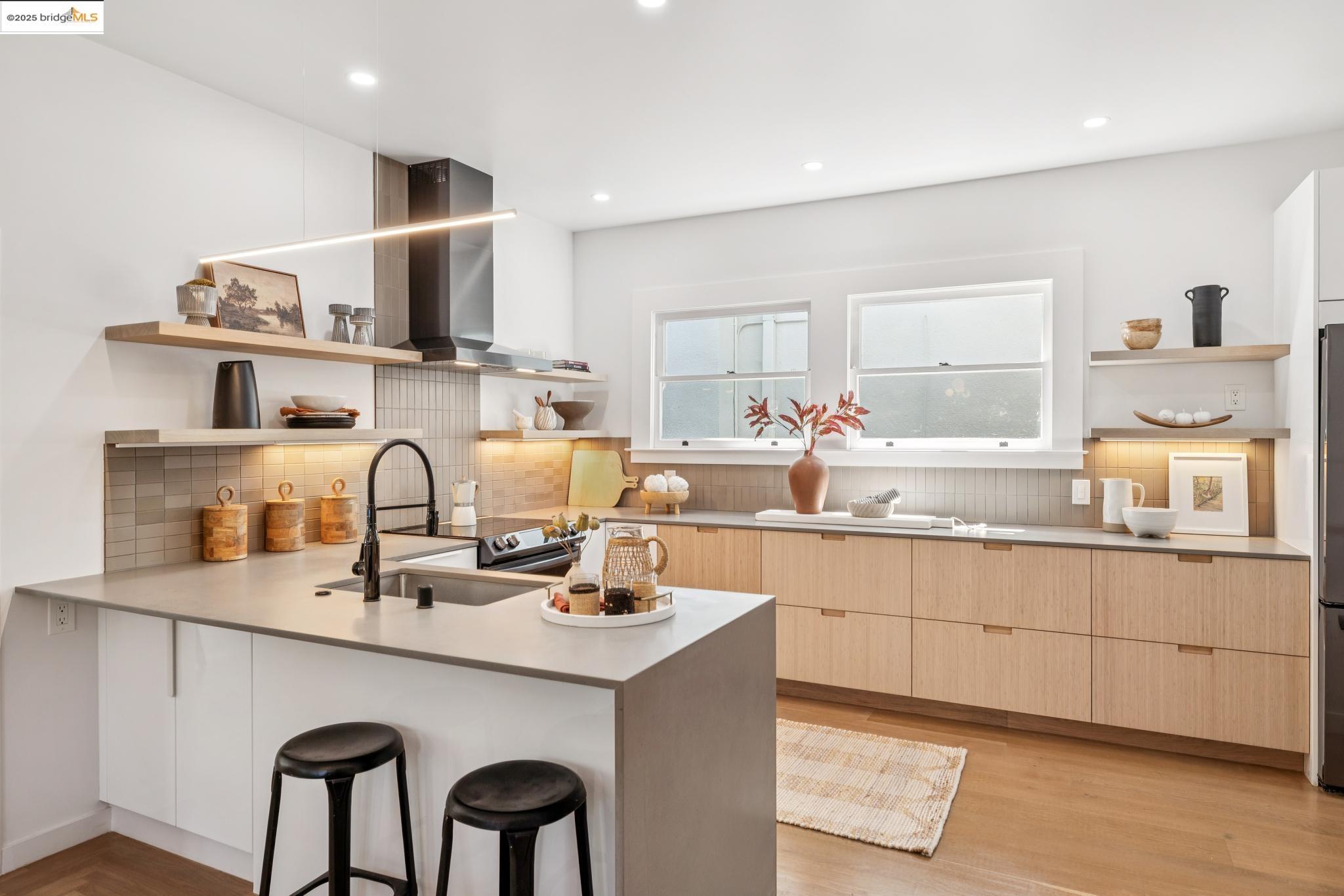 Detail Gallery Image 17 of 45 For 2848 Russell St, Berkeley,  CA 94705 - 3 Beds | 2 Baths