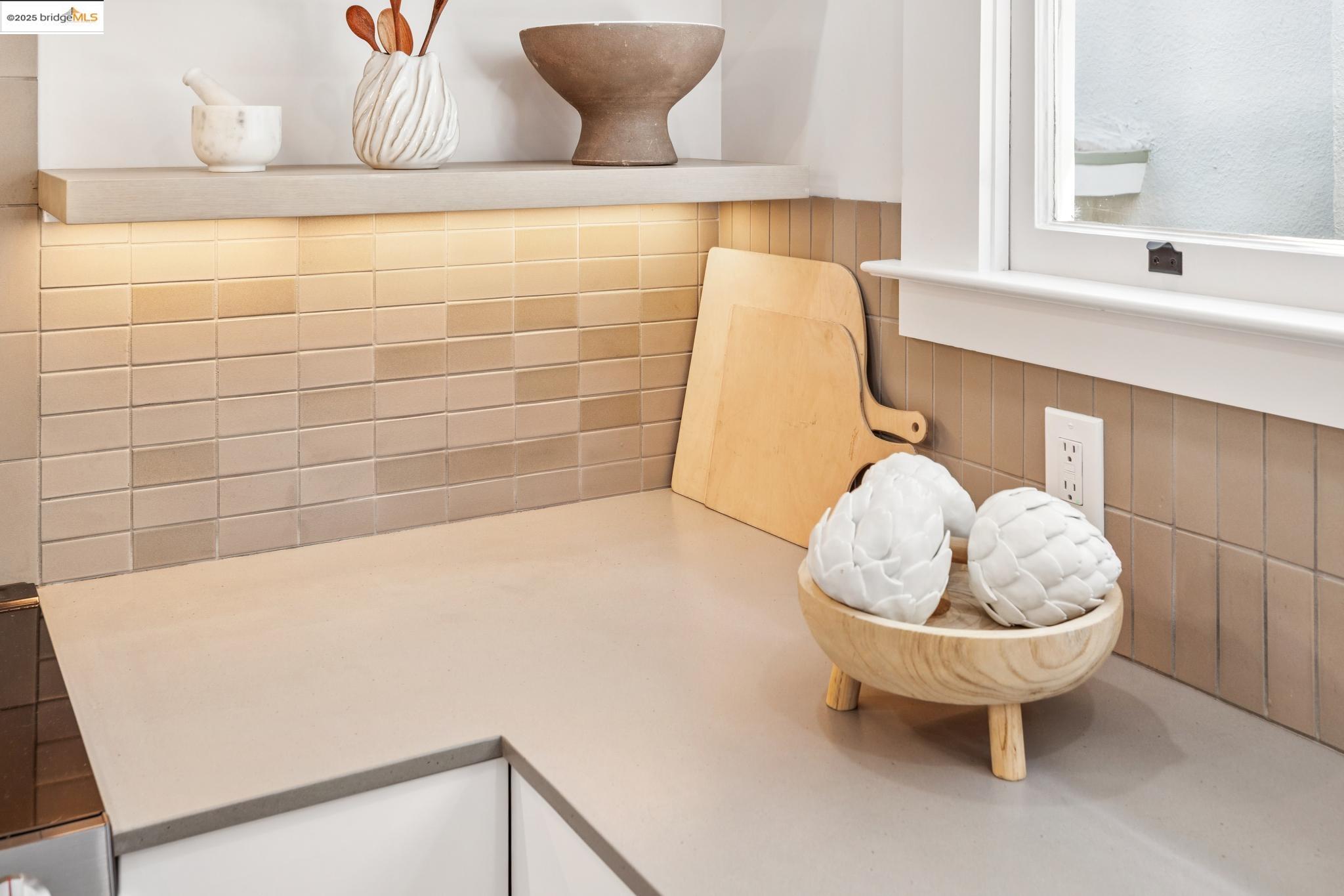 Detail Gallery Image 19 of 45 For 2848 Russell St, Berkeley,  CA 94705 - 3 Beds | 2 Baths