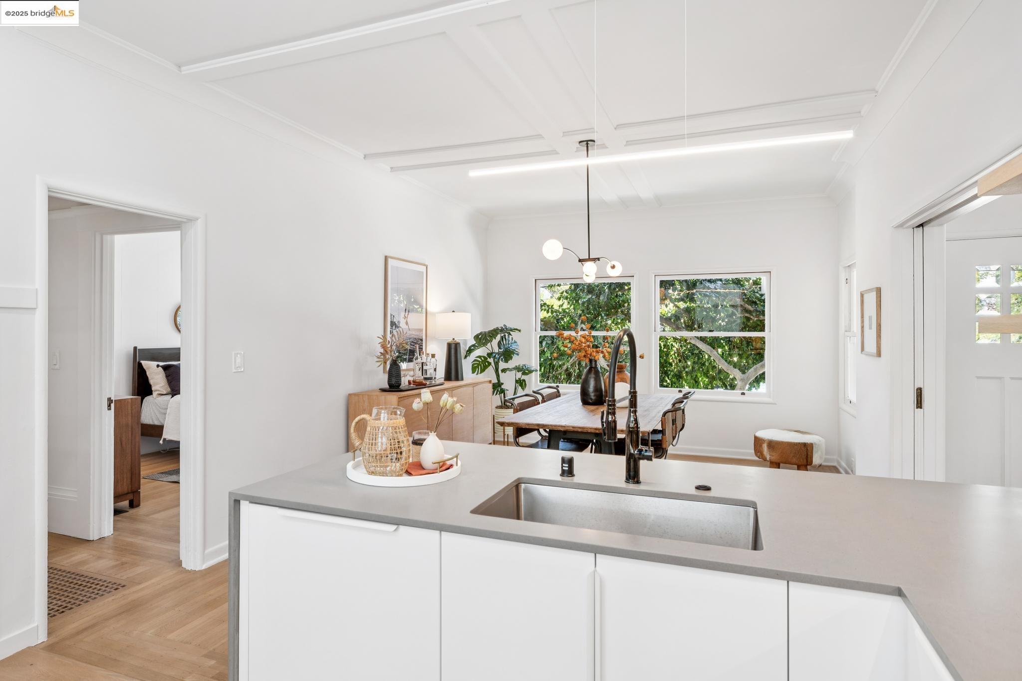 Detail Gallery Image 21 of 45 For 2848 Russell St, Berkeley,  CA 94705 - 3 Beds | 2 Baths