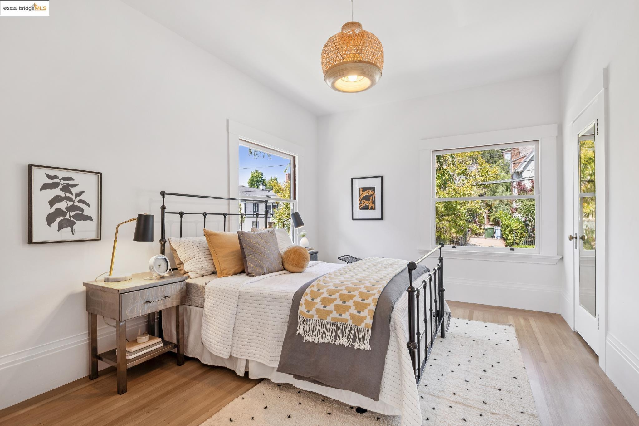 Detail Gallery Image 22 of 45 For 2848 Russell St, Berkeley,  CA 94705 - 3 Beds | 2 Baths