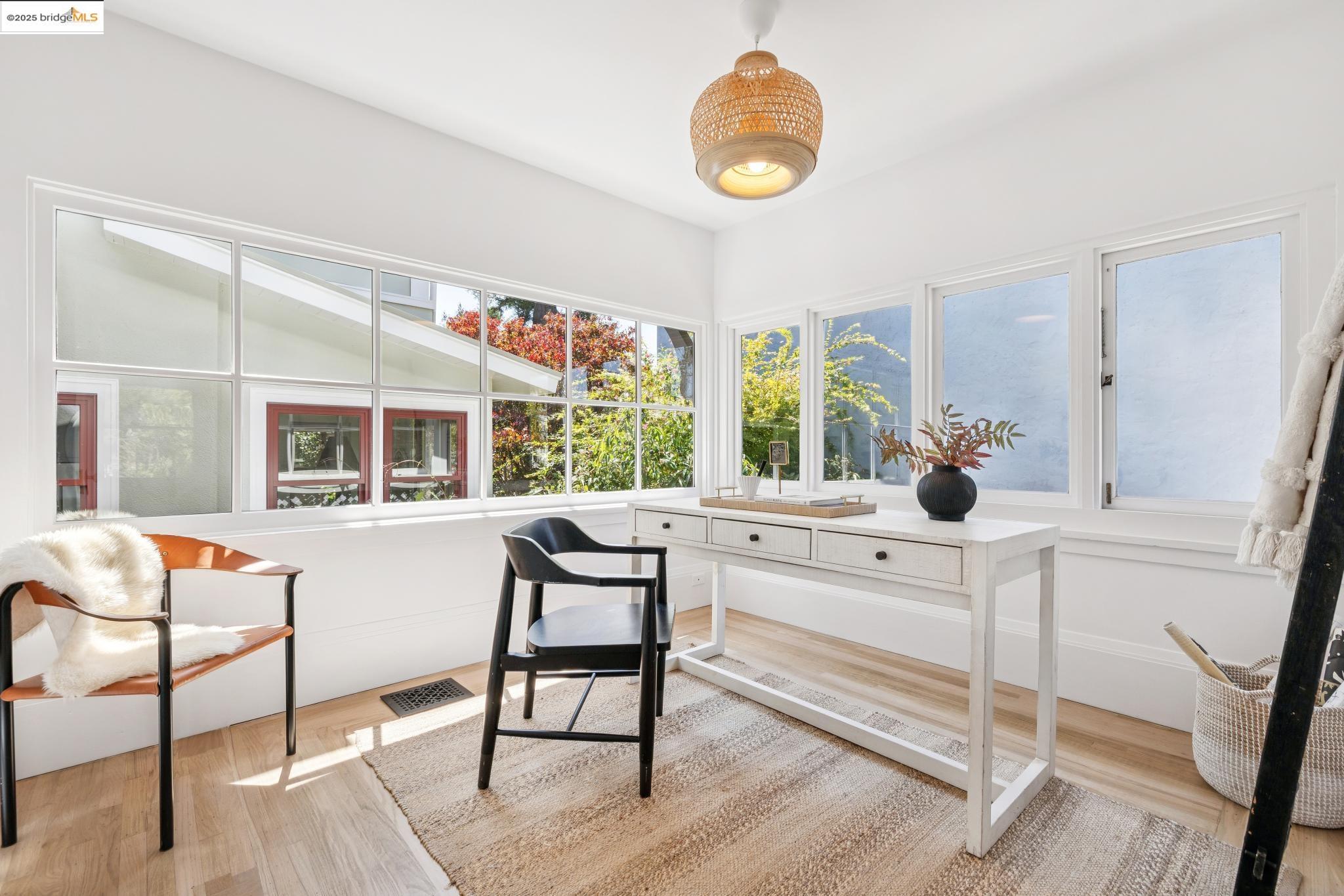 Detail Gallery Image 25 of 45 For 2848 Russell St, Berkeley,  CA 94705 - 3 Beds | 2 Baths