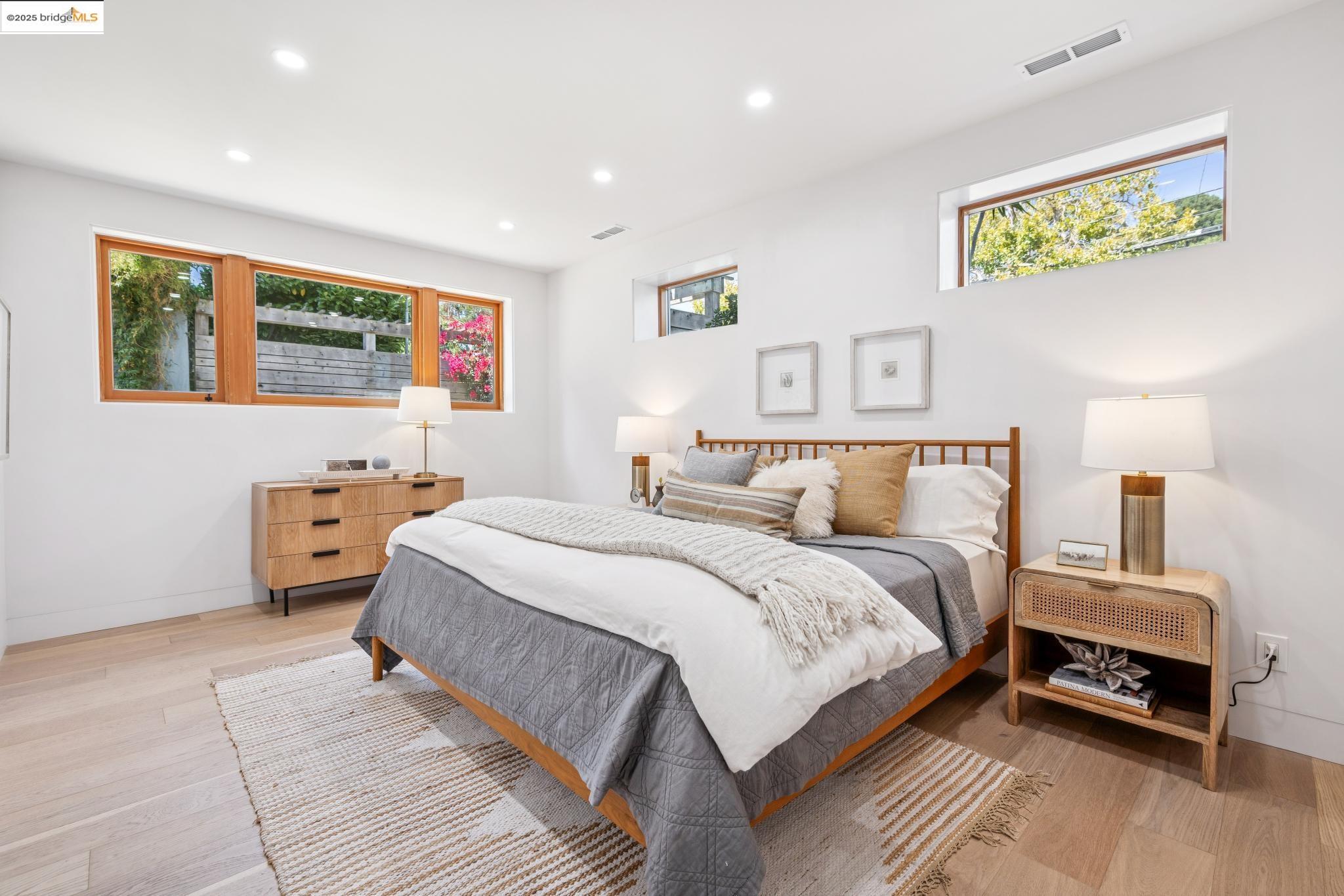 Detail Gallery Image 32 of 45 For 2848 Russell St, Berkeley,  CA 94705 - 3 Beds | 2 Baths