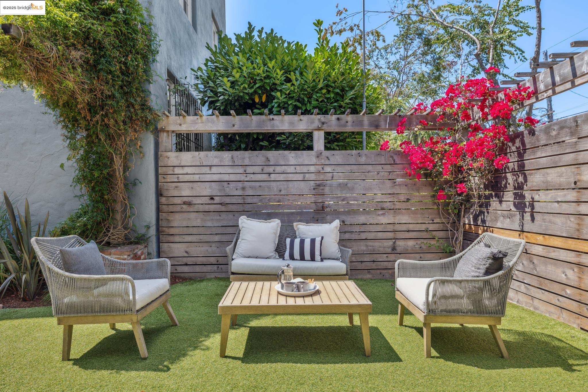 Detail Gallery Image 34 of 45 For 2848 Russell St, Berkeley,  CA 94705 - 3 Beds | 2 Baths