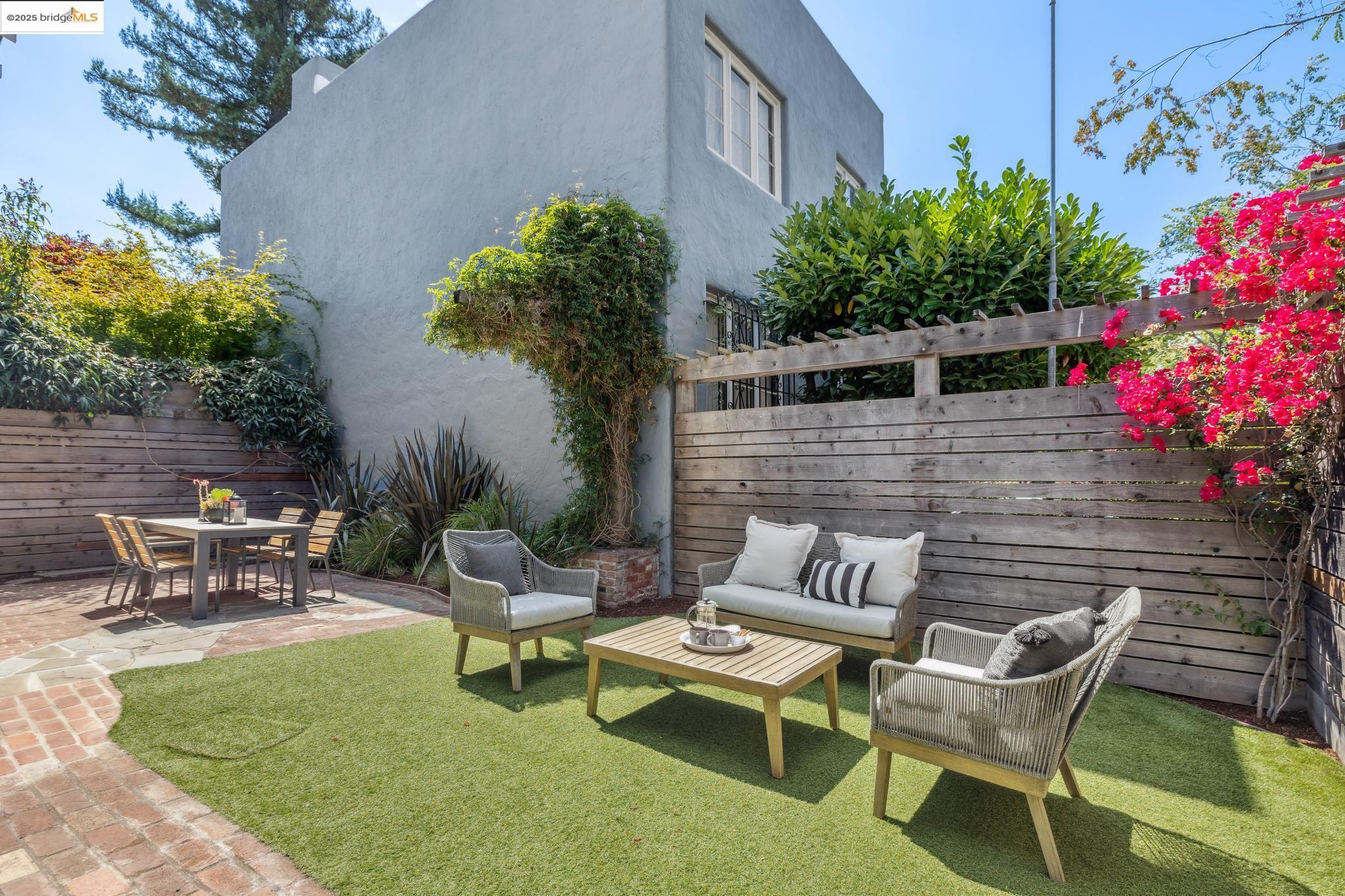 Detail Gallery Image 35 of 45 For 2848 Russell St, Berkeley,  CA 94705 - 3 Beds | 2 Baths