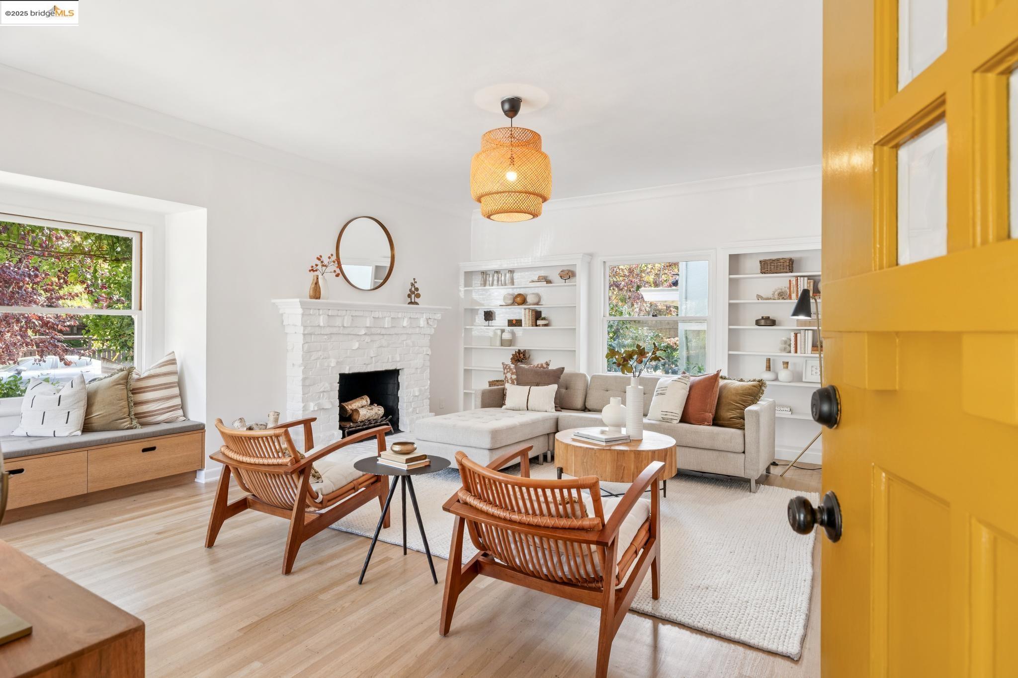 Detail Gallery Image 6 of 45 For 2848 Russell St, Berkeley,  CA 94705 - 3 Beds | 2 Baths