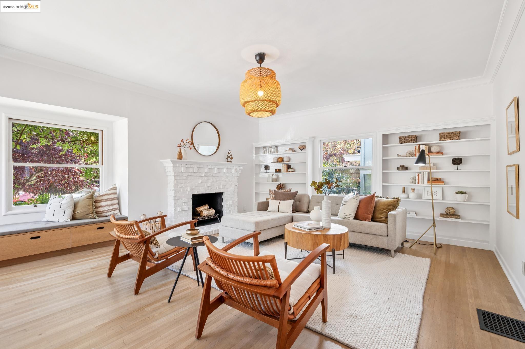 Detail Gallery Image 7 of 45 For 2848 Russell St, Berkeley,  CA 94705 - 3 Beds | 2 Baths