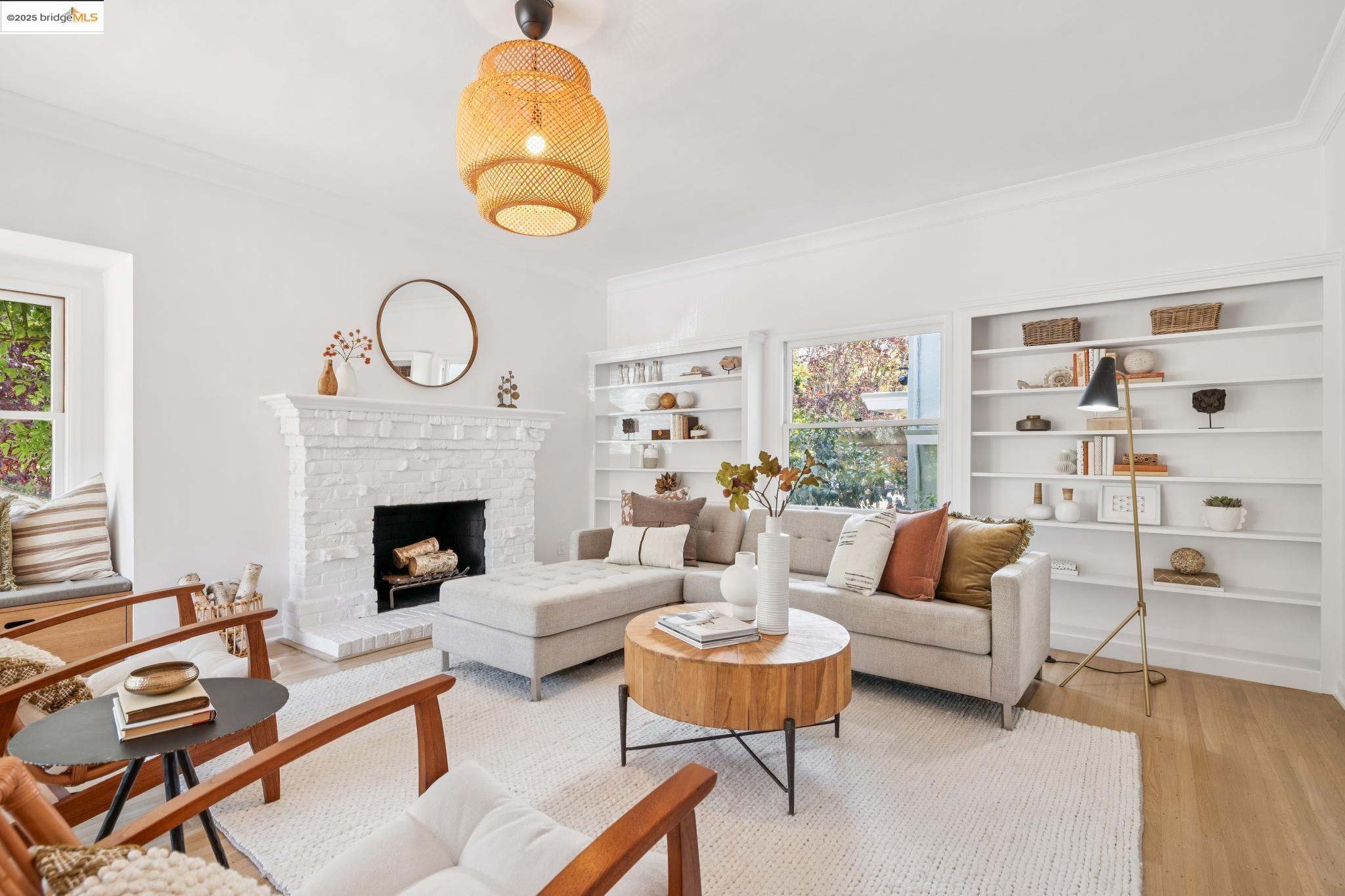 Detail Gallery Image 8 of 45 For 2848 Russell St, Berkeley,  CA 94705 - 3 Beds | 2 Baths
