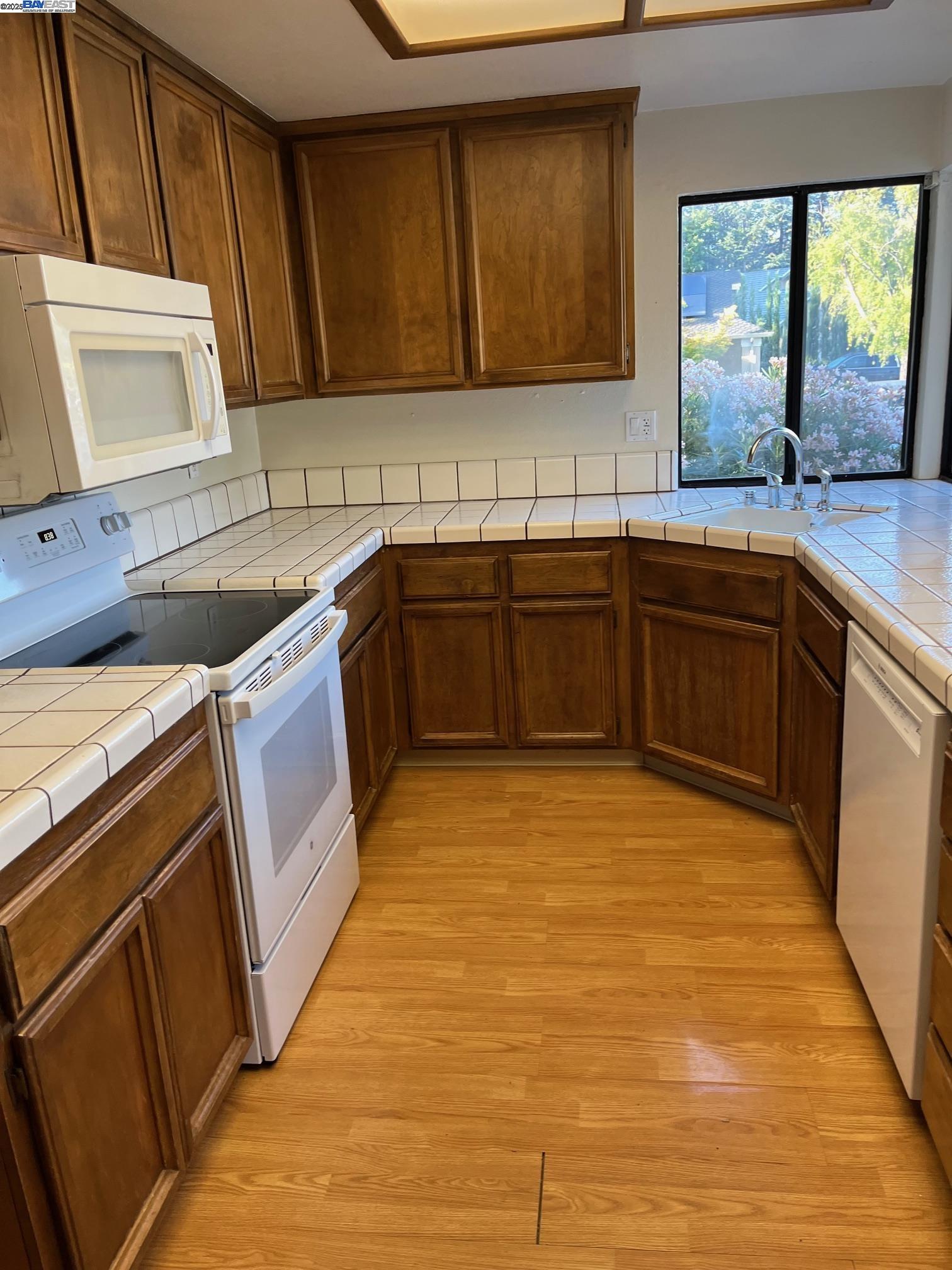 Detail Gallery Image 18 of 26 For 3854 Phoebe Ct, Pleasanton,  CA 94566 - 3 Beds | 2 Baths