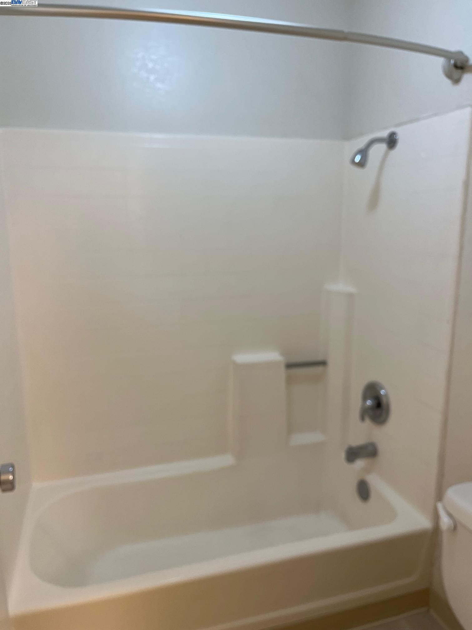 Detail Gallery Image 7 of 26 For 3854 Phoebe Ct, Pleasanton,  CA 94566 - 3 Beds | 2 Baths