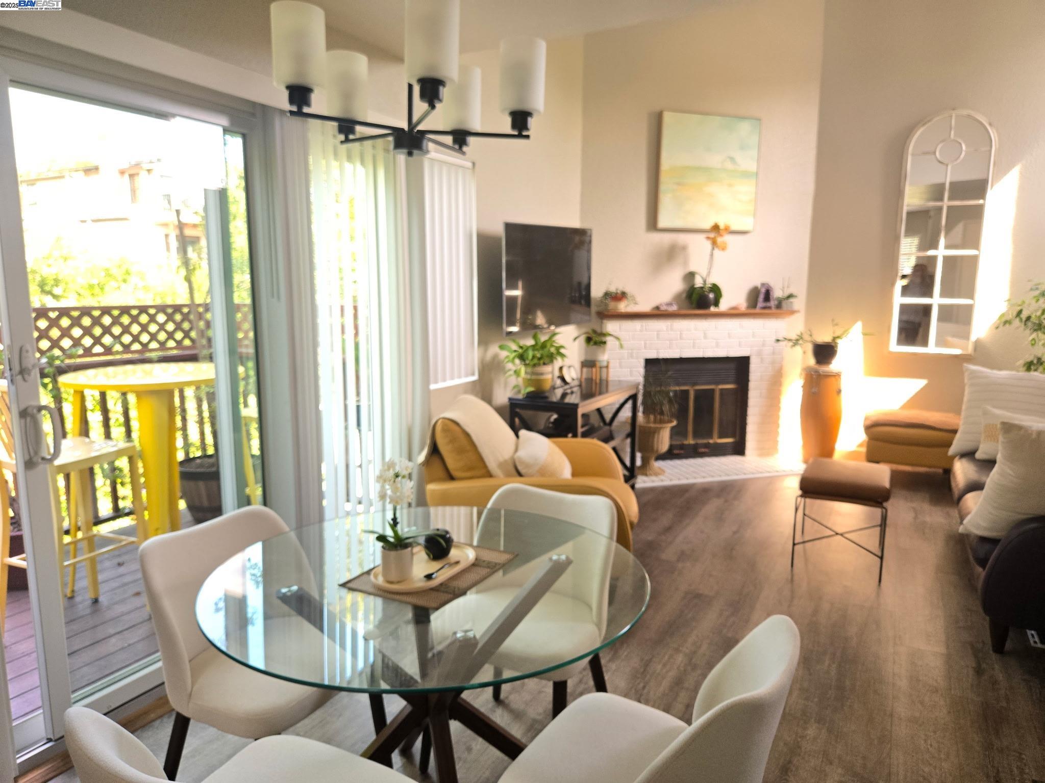 Detail Gallery Image 17 of 58 For 3687 Maple Ave #9,  Oakland,  CA 94602 - 3 Beds | 1/1 Baths