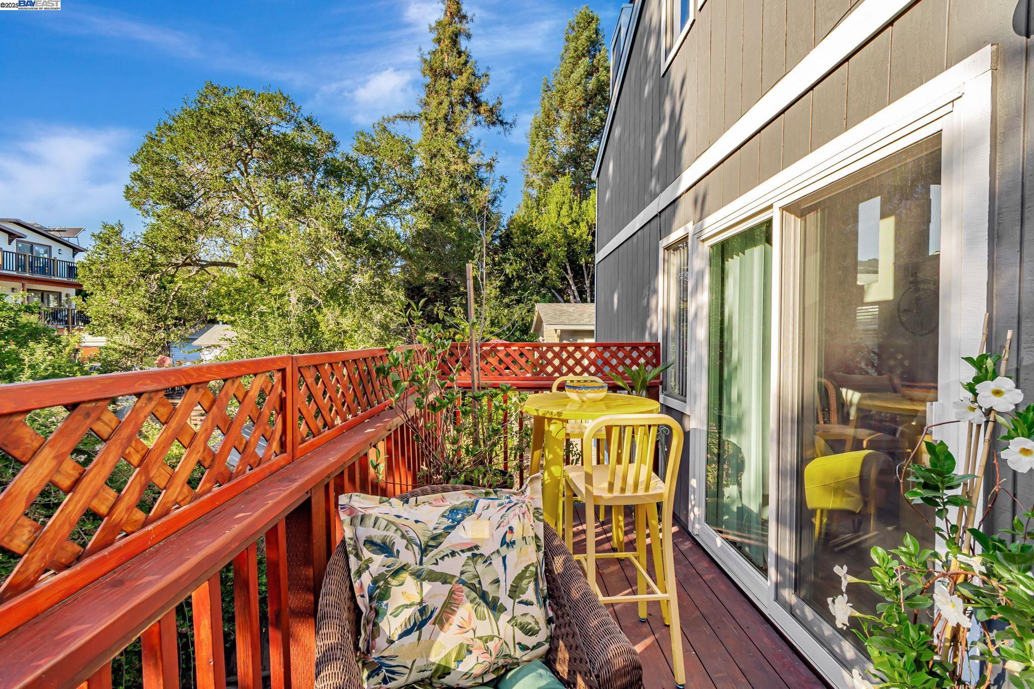 Detail Gallery Image 20 of 58 For 3687 Maple Ave #9,  Oakland,  CA 94602 - 3 Beds | 1/1 Baths