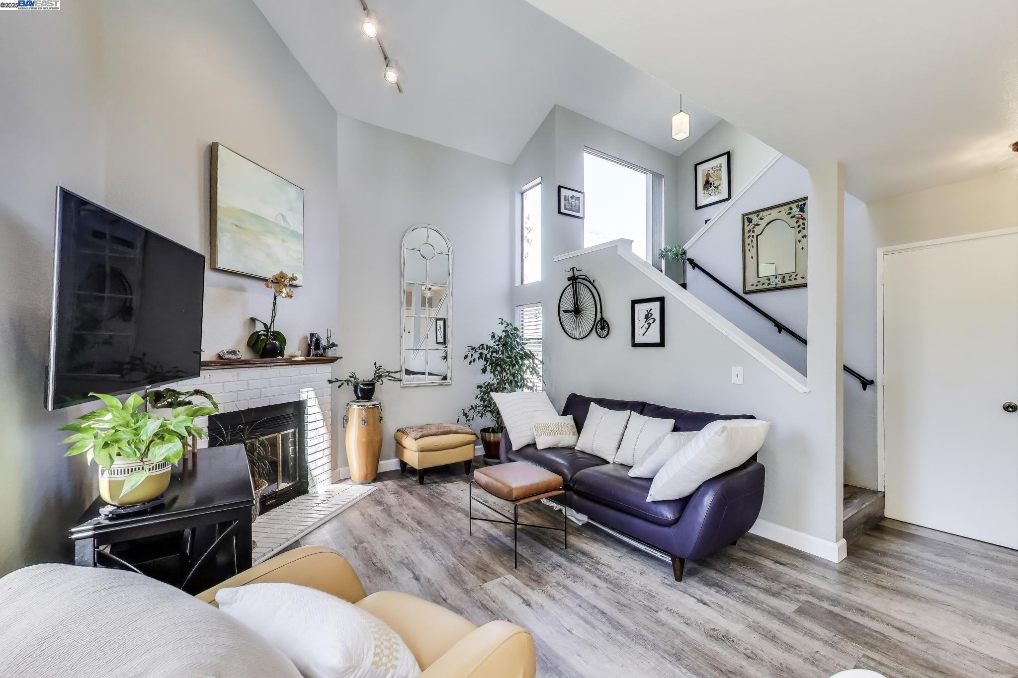 Detail Gallery Image 22 of 58 For 3687 Maple Ave #9,  Oakland,  CA 94602 - 3 Beds | 1/1 Baths