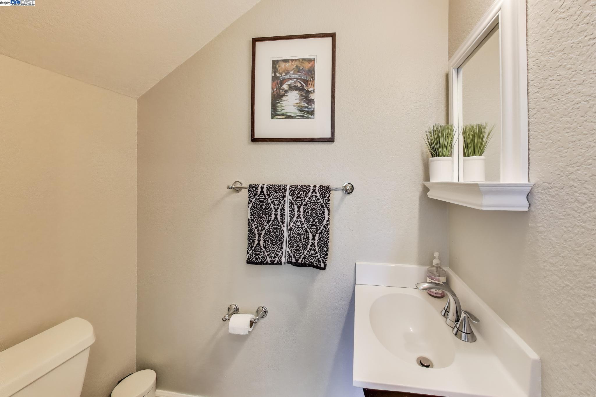 Detail Gallery Image 23 of 58 For 3687 Maple Ave #9,  Oakland,  CA 94602 - 3 Beds | 1/1 Baths