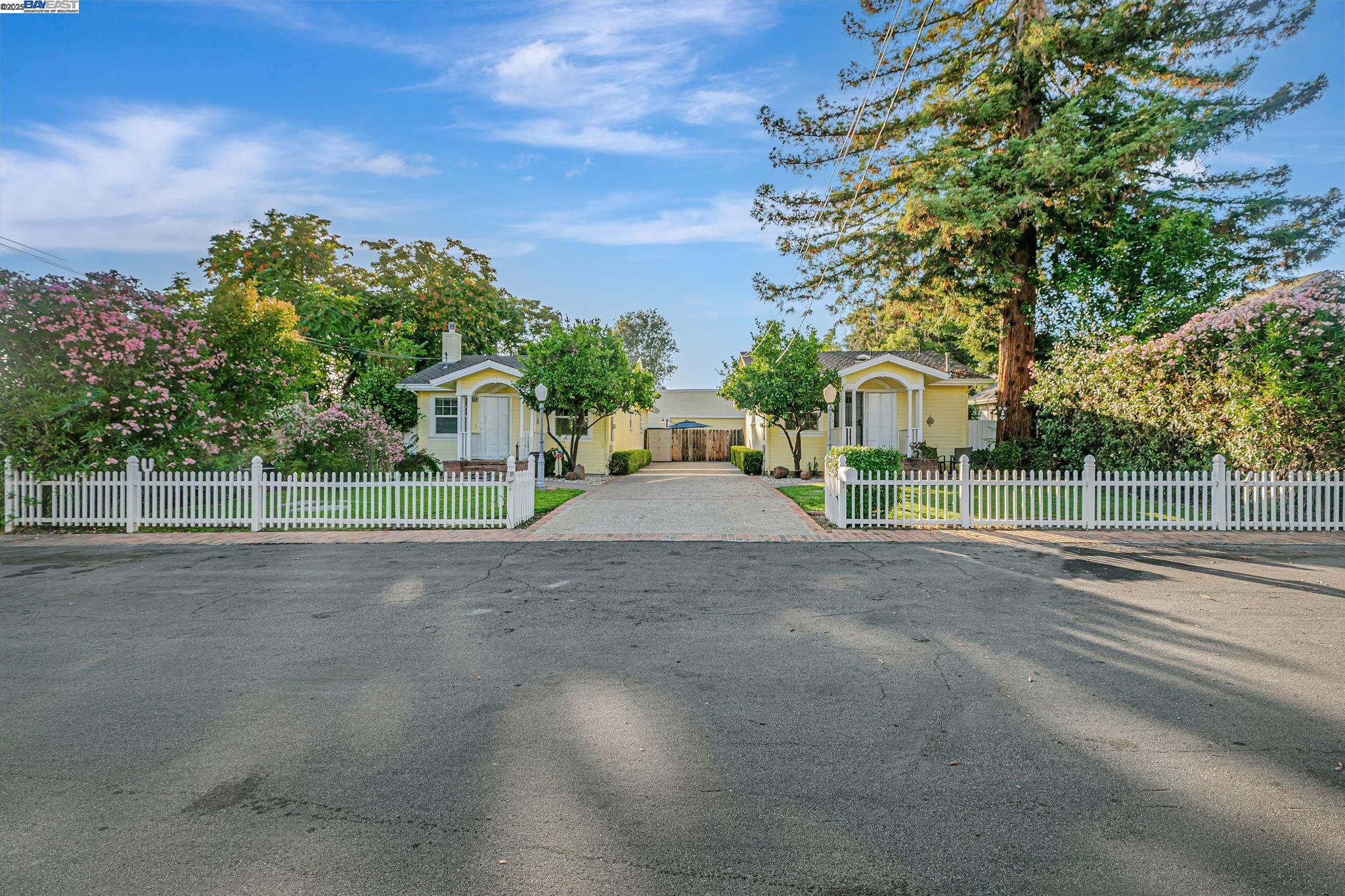 Detail Gallery Image 2 of 52 For 337 I St, Fremont,  CA 94536 - 4 Beds | 2 Baths