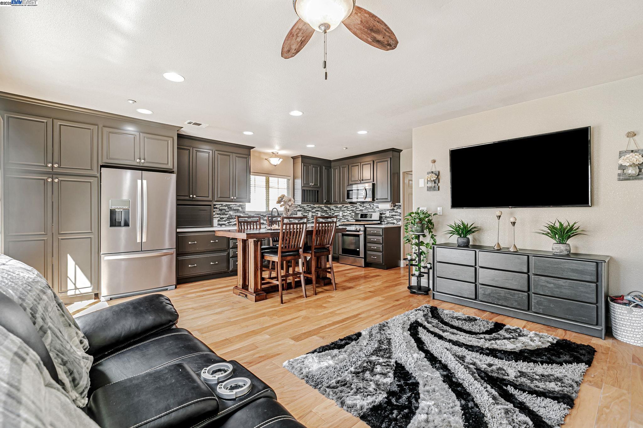 Detail Gallery Image 29 of 52 For 337 I St, Fremont,  CA 94536 - 4 Beds | 2 Baths