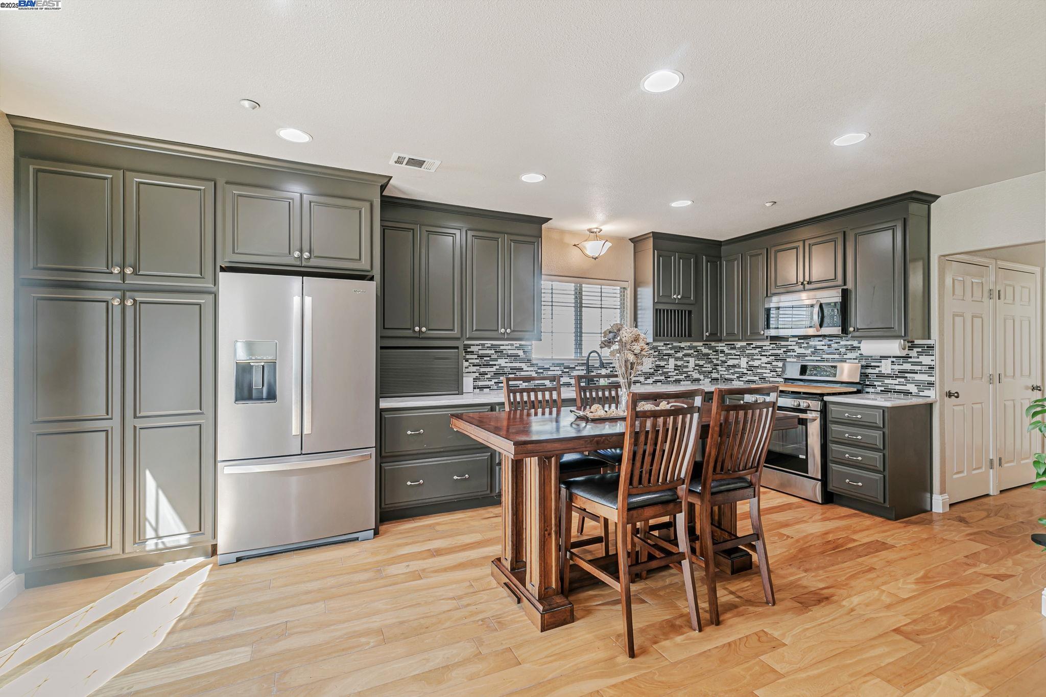 Detail Gallery Image 31 of 52 For 337 I St, Fremont,  CA 94536 - 4 Beds | 2 Baths