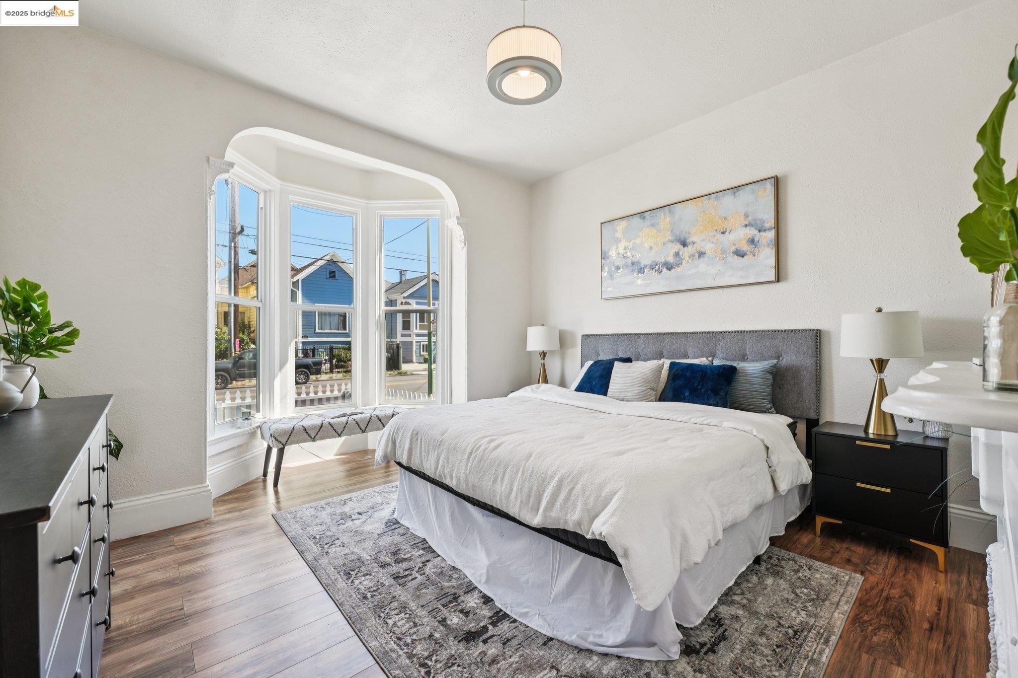 Detail Gallery Image 13 of 55 For 1549 5th Ave, Oakland,  CA 94606 - 4 Beds | 2 Baths