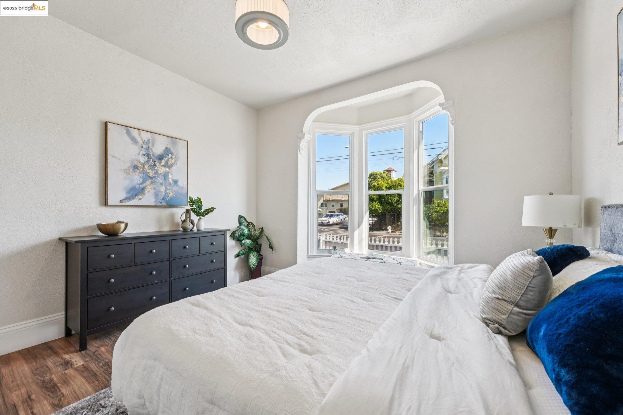 Detail Gallery Image 14 of 55 For 1549 5th Ave, Oakland,  CA 94606 - 4 Beds | 2 Baths
