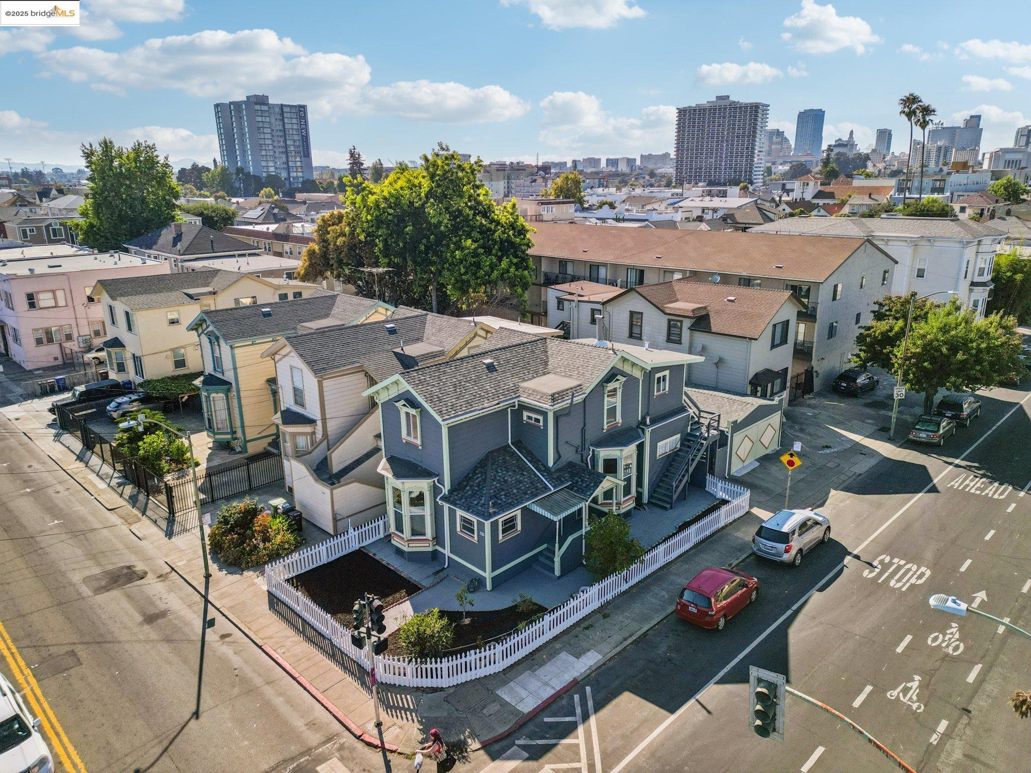 Detail Gallery Image 29 of 55 For 1549 5th Ave, Oakland,  CA 94606 - 4 Beds | 2 Baths