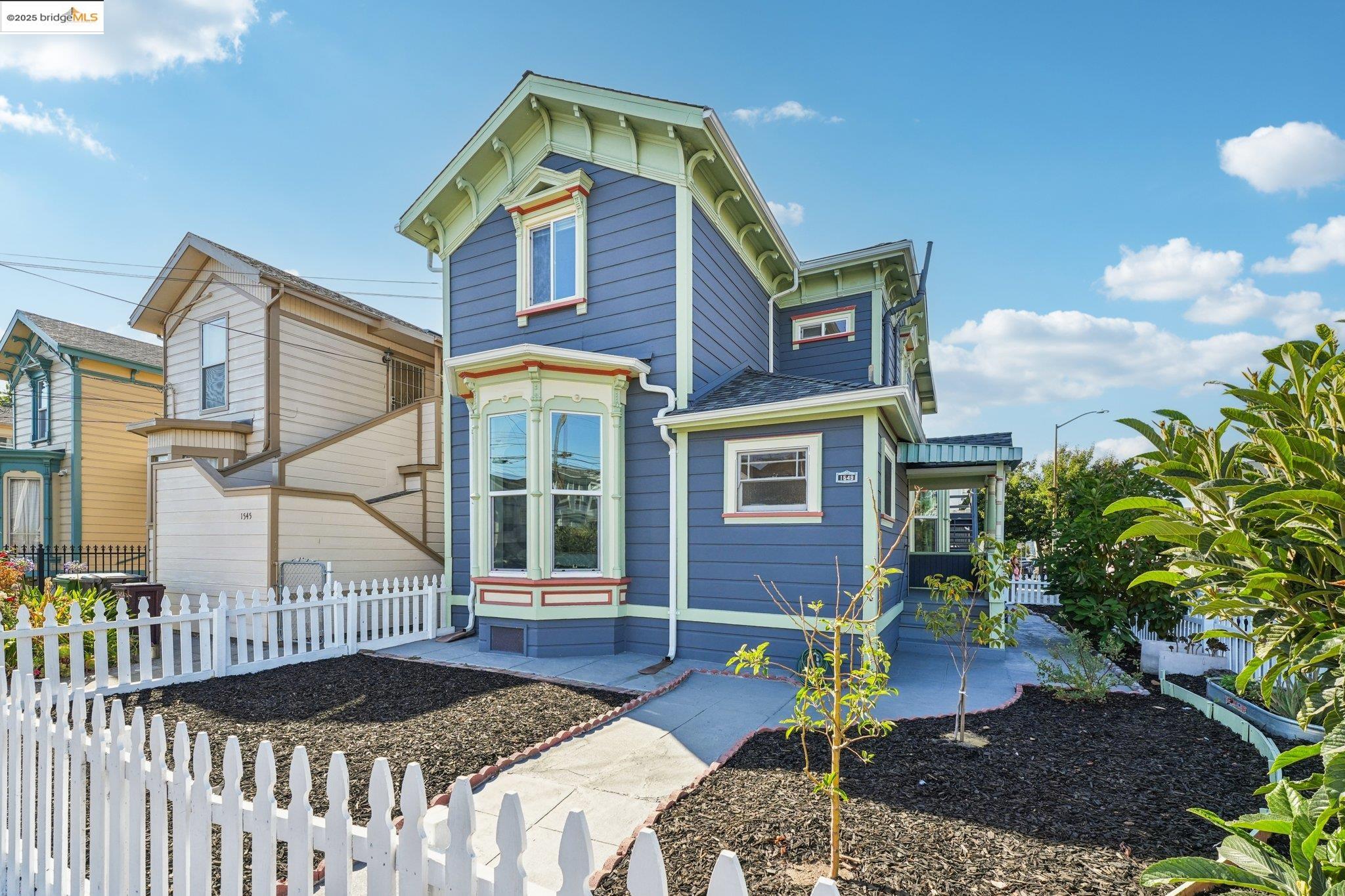 Detail Gallery Image 34 of 55 For 1549 5th Ave, Oakland,  CA 94606 - 4 Beds | 2 Baths