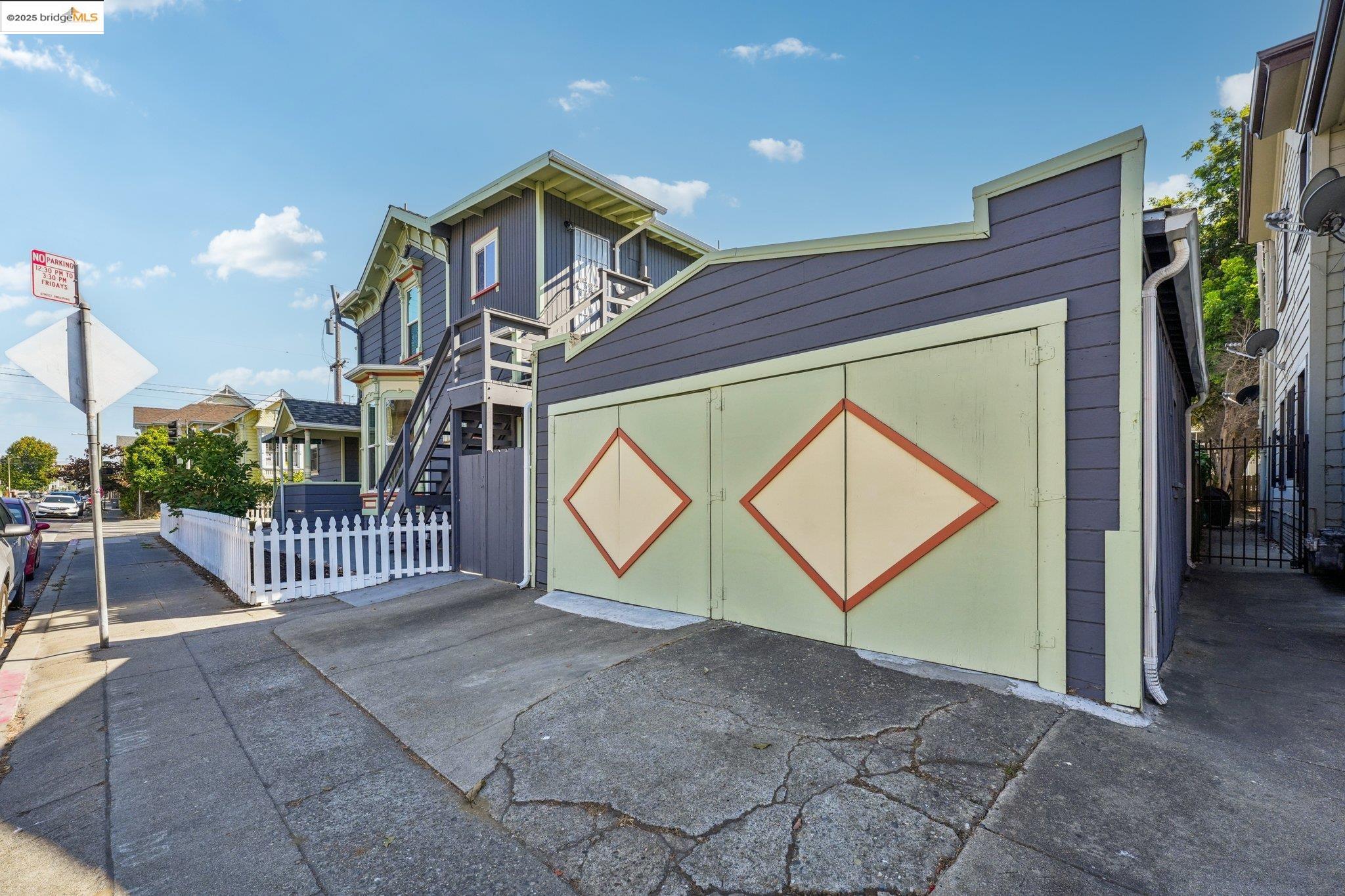 Detail Gallery Image 37 of 55 For 1549 5th Ave, Oakland,  CA 94606 - 4 Beds | 2 Baths