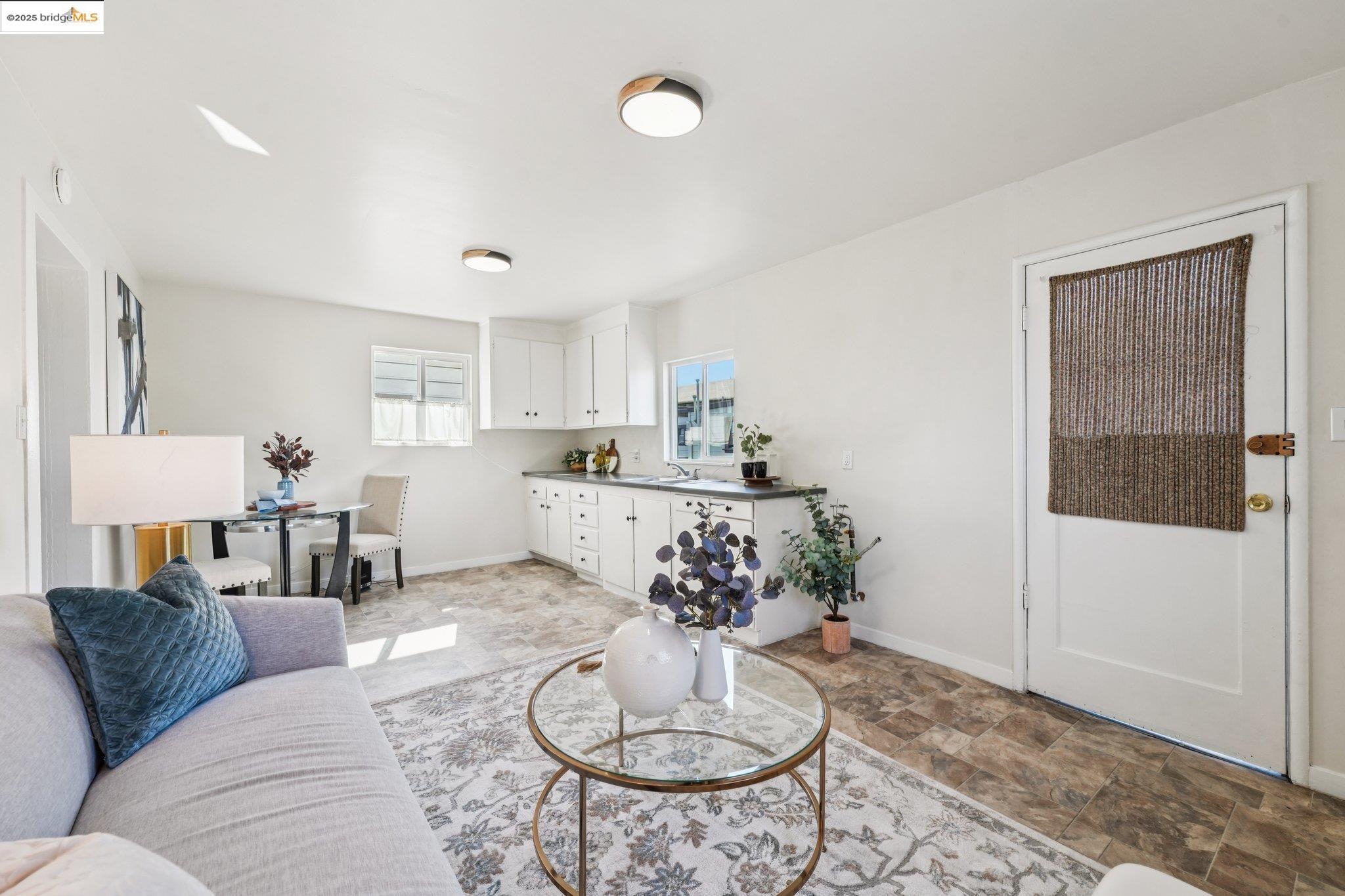 Detail Gallery Image 46 of 55 For 1549 5th Ave, Oakland,  CA 94606 - 4 Beds | 2 Baths