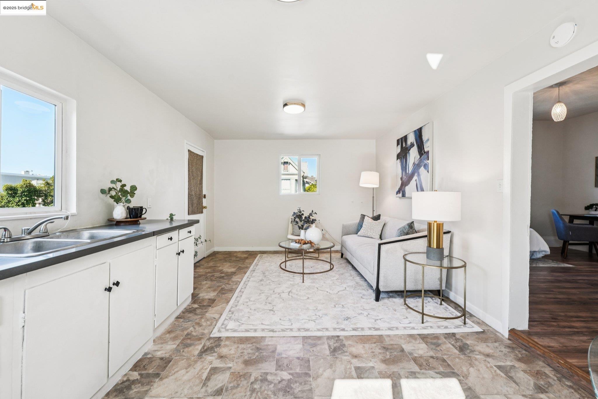 Detail Gallery Image 8 of 55 For 1549 5th Ave, Oakland,  CA 94606 - 4 Beds | 2 Baths