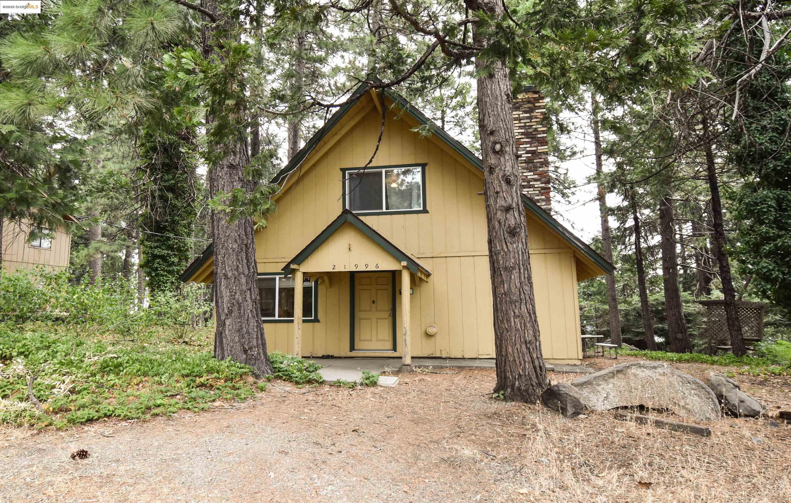 Detail Gallery Image 2 of 27 For 21996 Sunrise Dr, Mi Wuk Village,  CA 95346 - 2 Beds | 1 Baths