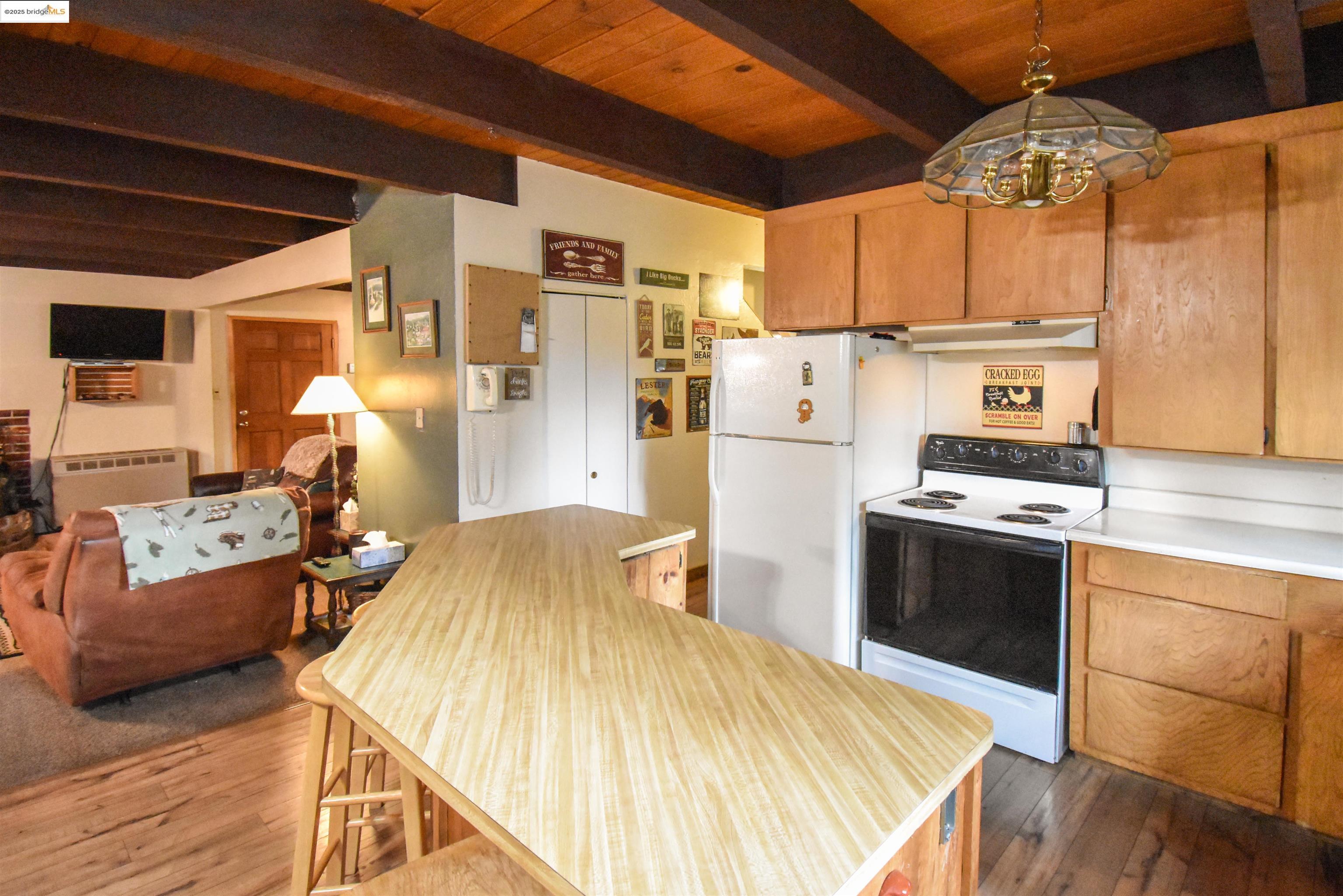 Detail Gallery Image 11 of 27 For 21996 Sunrise Dr, Mi Wuk Village,  CA 95346 - 2 Beds | 1 Baths