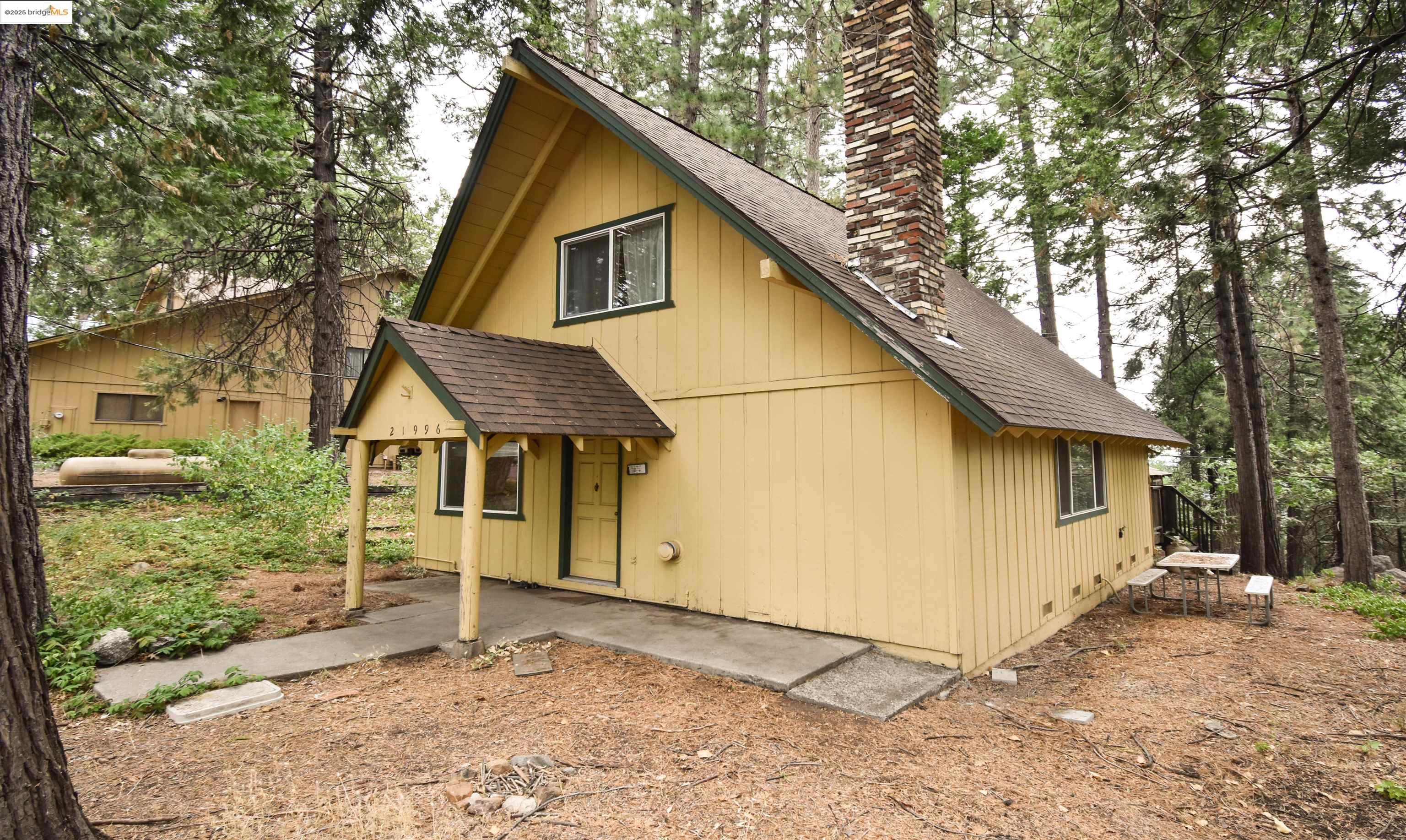 Detail Gallery Image 3 of 27 For 21996 Sunrise Dr, Mi Wuk Village,  CA 95346 - 2 Beds | 1 Baths