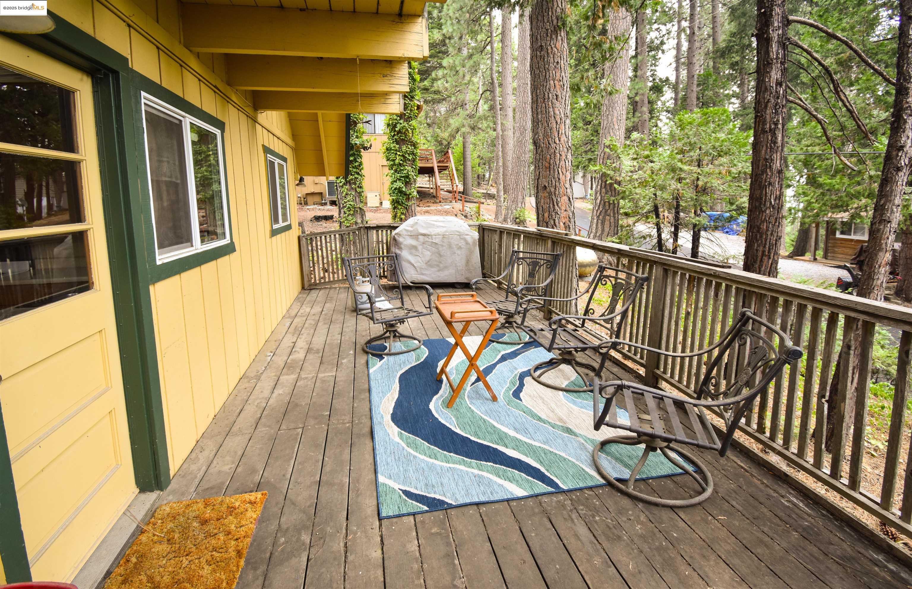 Detail Gallery Image 4 of 27 For 21996 Sunrise Dr, Mi Wuk Village,  CA 95346 - 2 Beds | 1 Baths