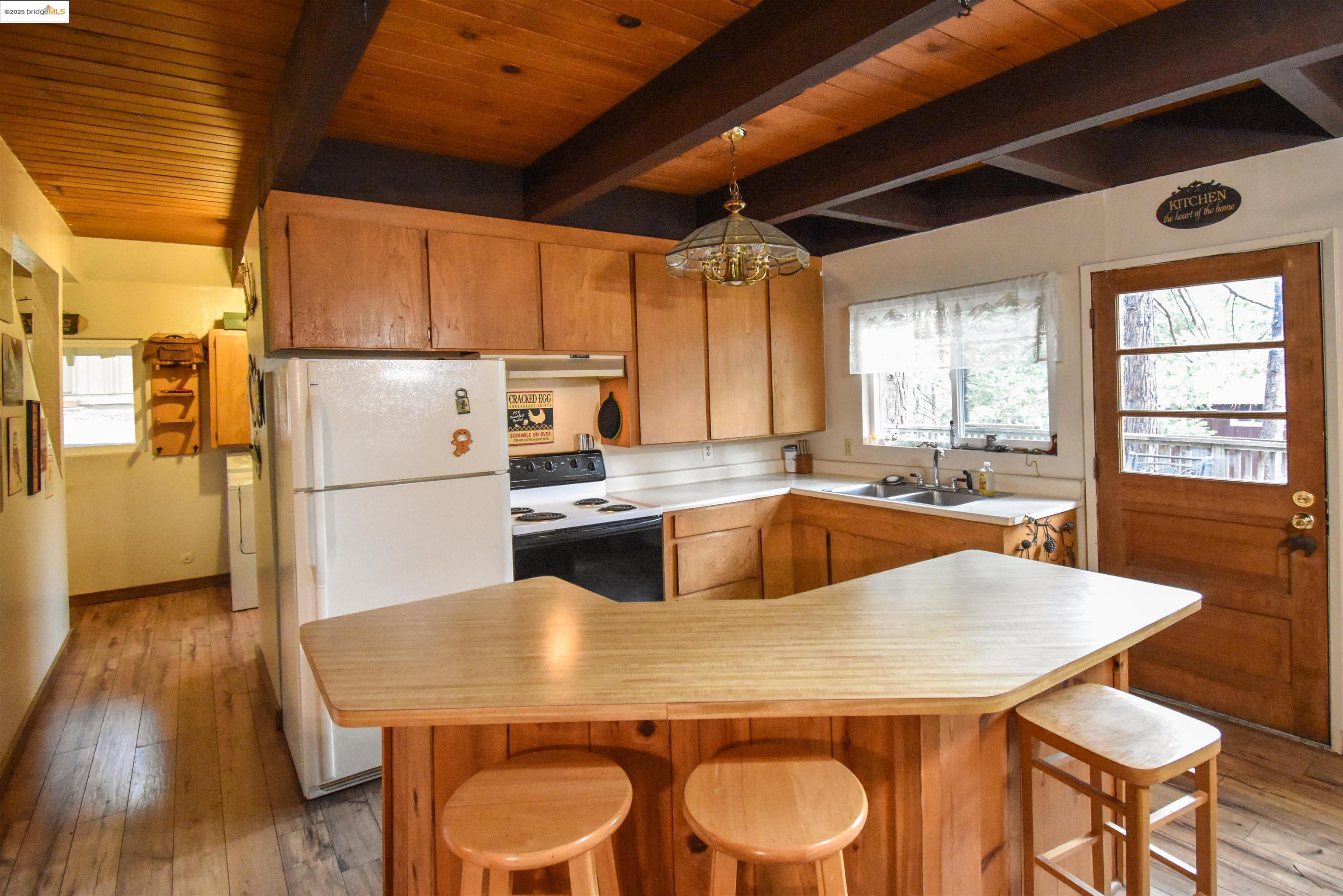 Detail Gallery Image 9 of 27 For 21996 Sunrise Dr, Mi Wuk Village,  CA 95346 - 2 Beds | 1 Baths