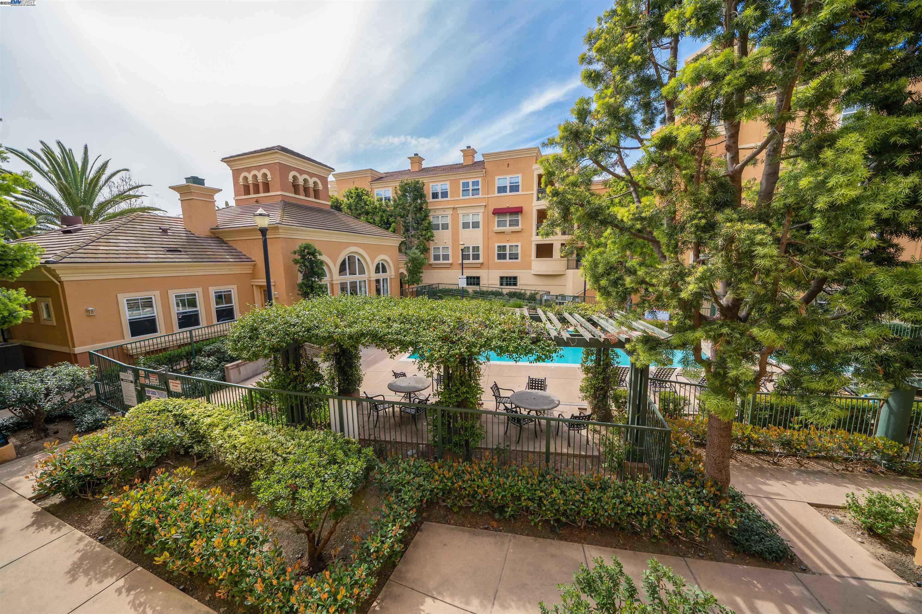 Detail Gallery Image 16 of 28 For 1310 Saddle Rack Street #248,  San Jose,  CA 95126 - 3 Beds | 2 Baths