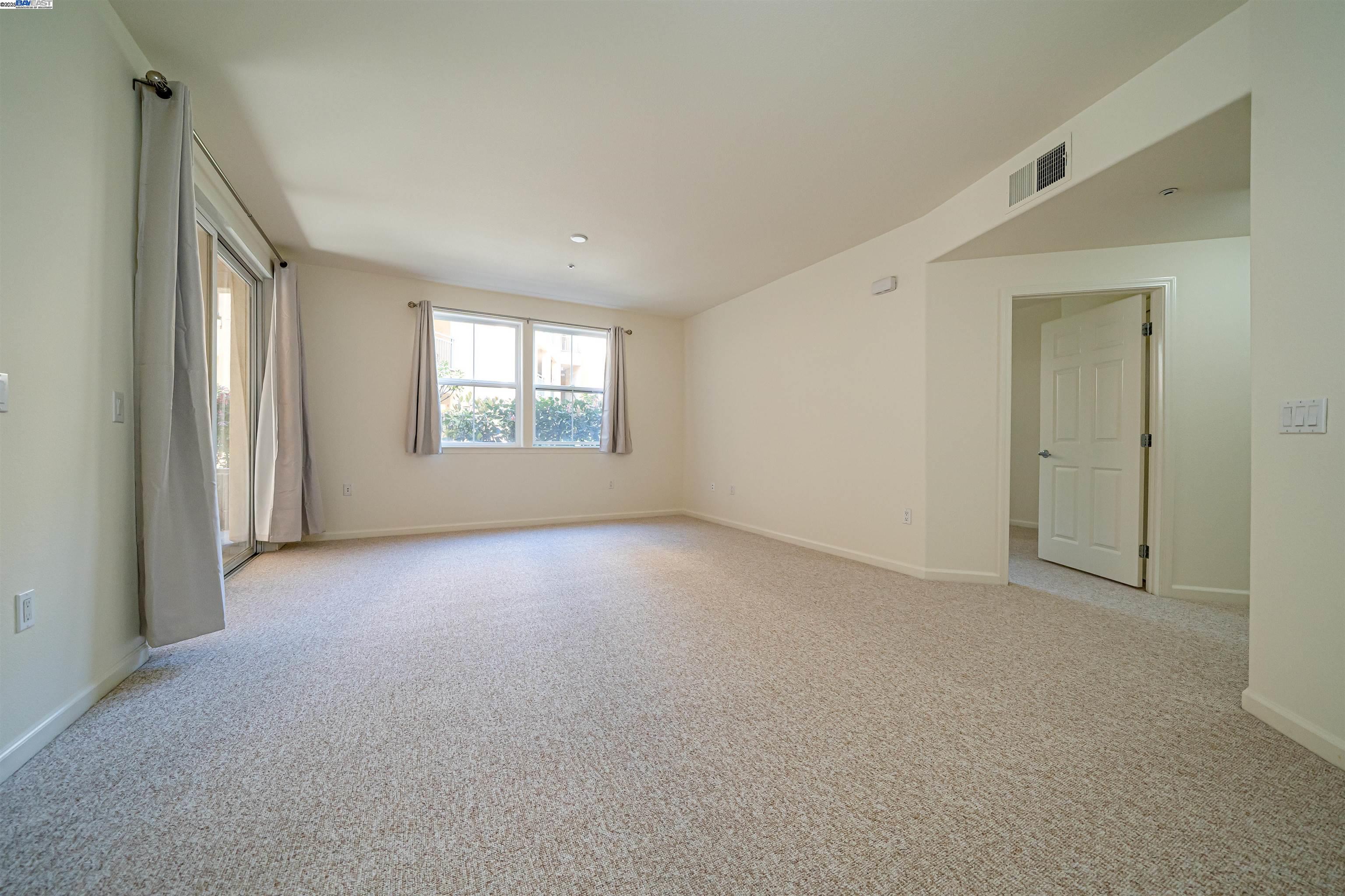 Detail Gallery Image 4 of 28 For 1310 Saddle Rack Street #248,  San Jose,  CA 95126 - 3 Beds | 2 Baths