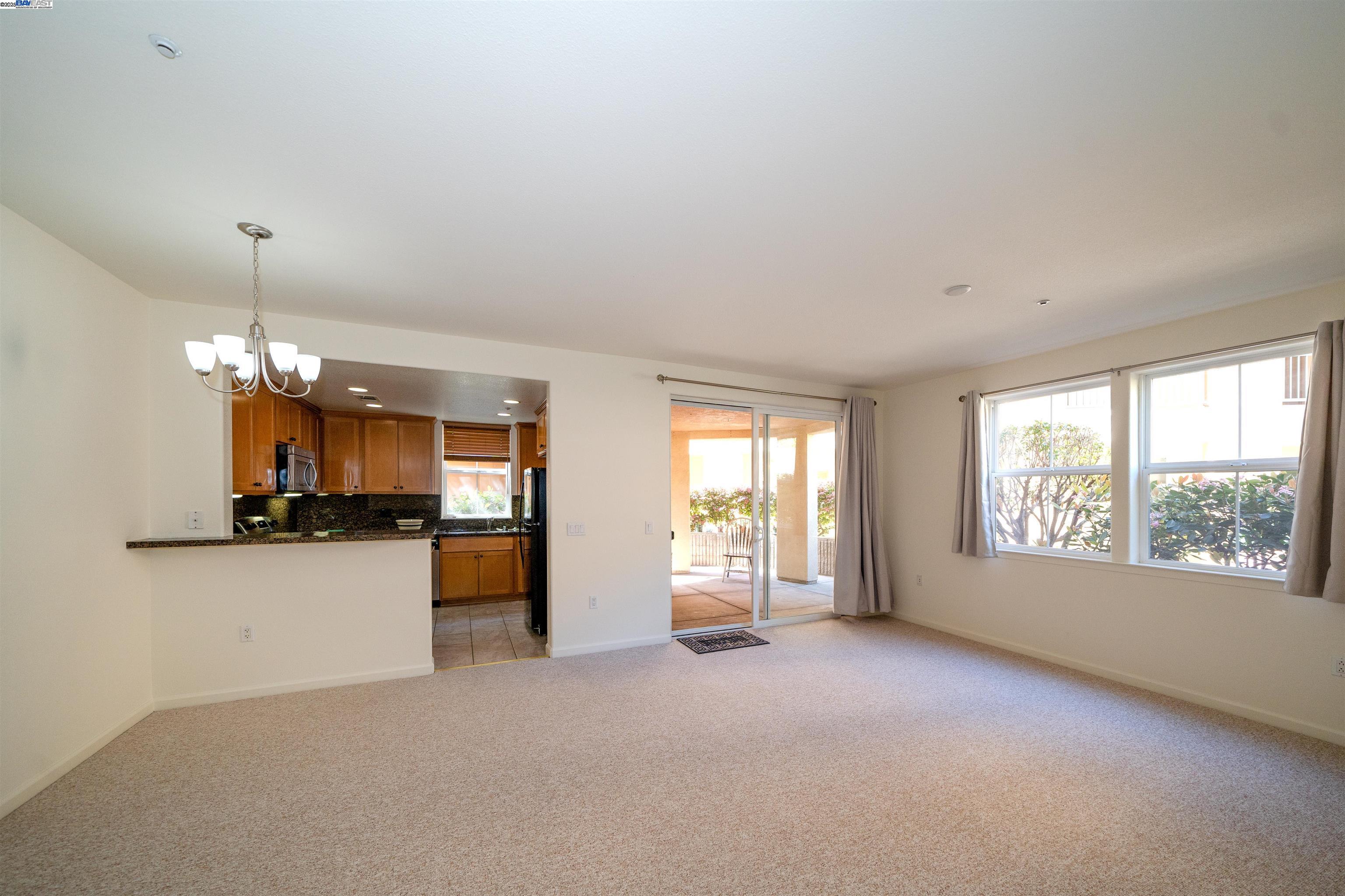 Detail Gallery Image 5 of 28 For 1310 Saddle Rack Street #248,  San Jose,  CA 95126 - 3 Beds | 2 Baths